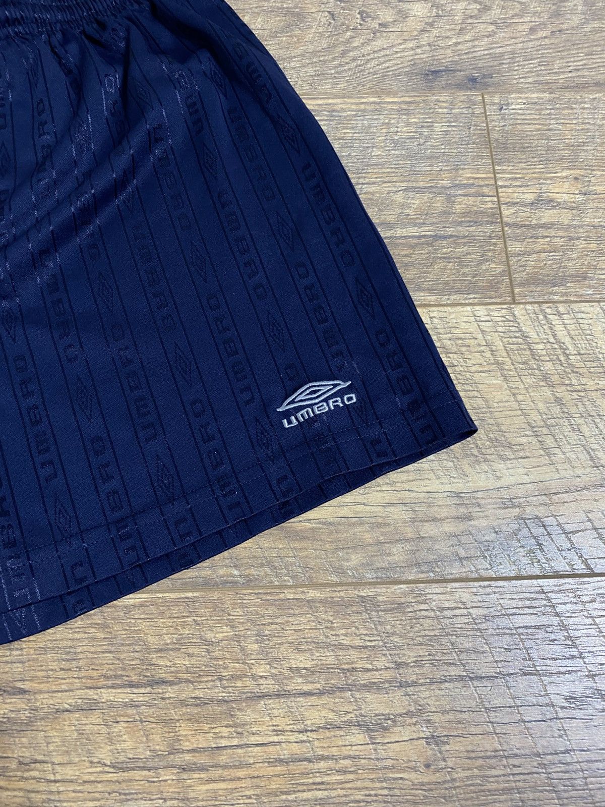 Umbro Vintage Umbro Monogram Jacquard Logo Soccer Shorts Navy M Size US 31 - 2 Thumbnail