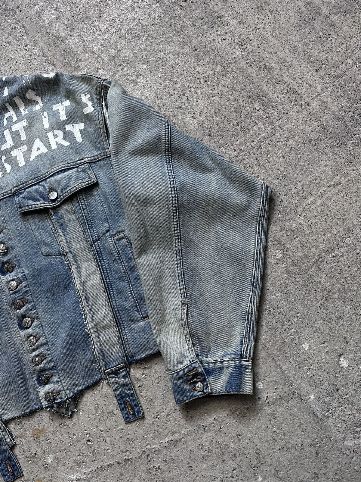 MM6 MM6 Maison Margiela Cropped Denim Jacket Graphic Print Size US M / EU 48-50 / 2 - 4 Thumbnail