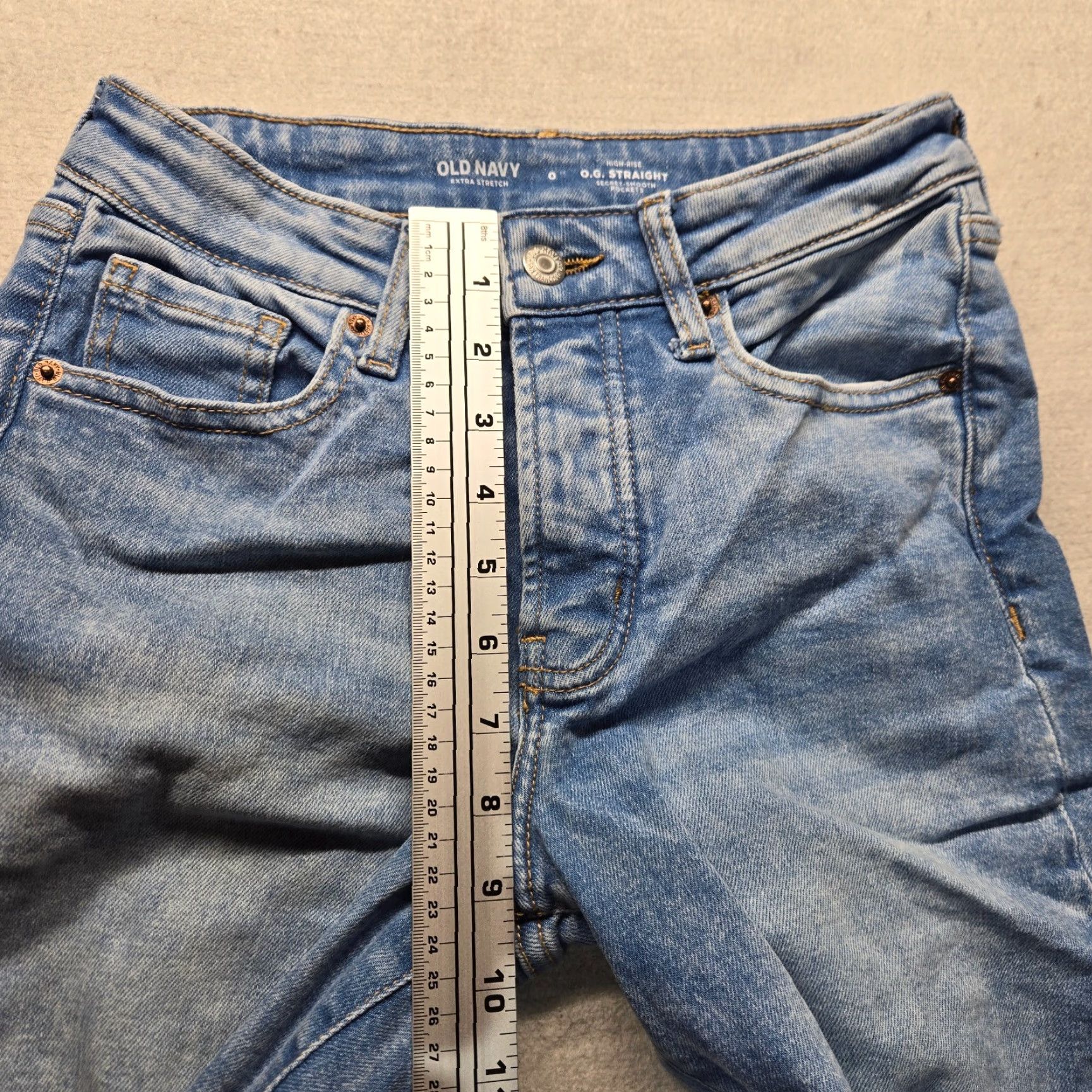 Old Navy VINTAGE Old Navy Jeans Blue Distressed Straight Adult Regular 0 Regular 27in Inseam 5-Pocket Denim Women’s Jeans 2000s? Size 25" / US 0 / IT 36 - 6 Thumbnail