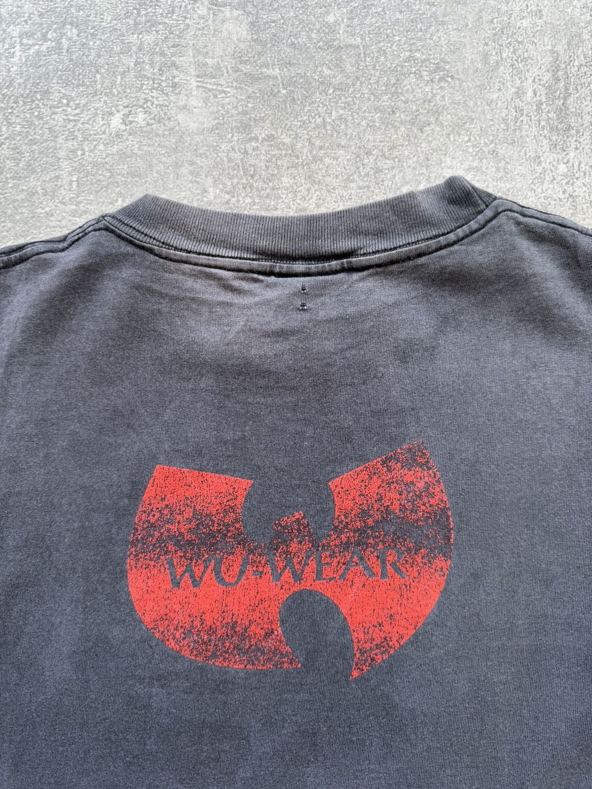 Wu-Tang Clan Rare Vintage 90s Wu-Tang Distressed Sun Faded Tshirt Size US M / EU 48-50 / 2 - 8 Thumbnail