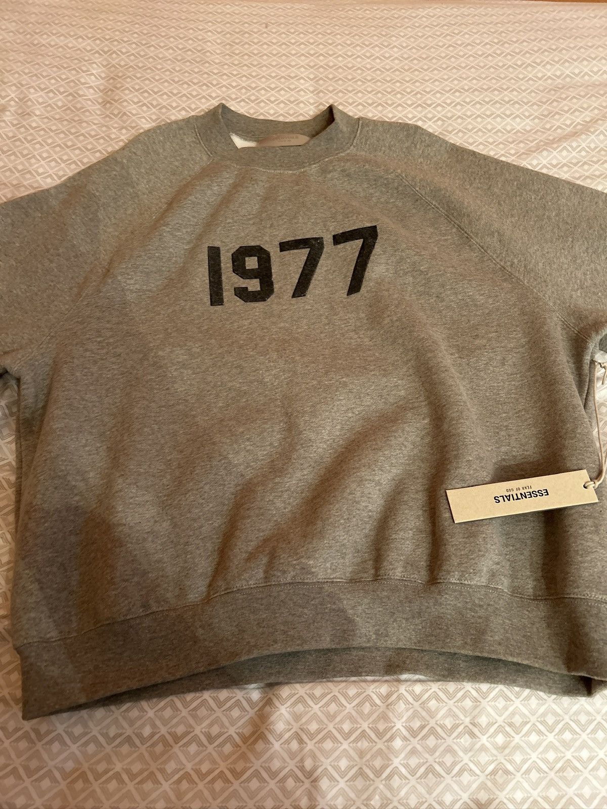 Essentials × Fear of God Essentials Fear of God Crewneck “1977” Size US S / EU 44-46 / 1 - 1 Thumbnail