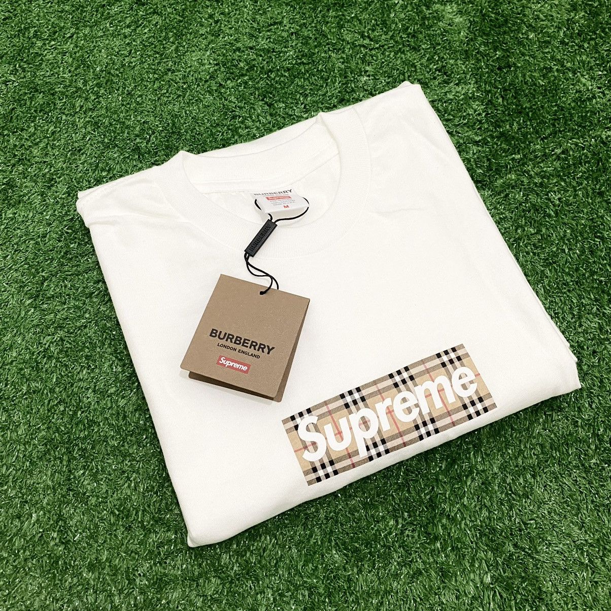 Burberry × Supreme SUPREME X BURBERRY LONDON 'Box Logo' S/S '22 T-Shirt W/T Size US M / EU 48-50 / 2 - 1 Thumbnail