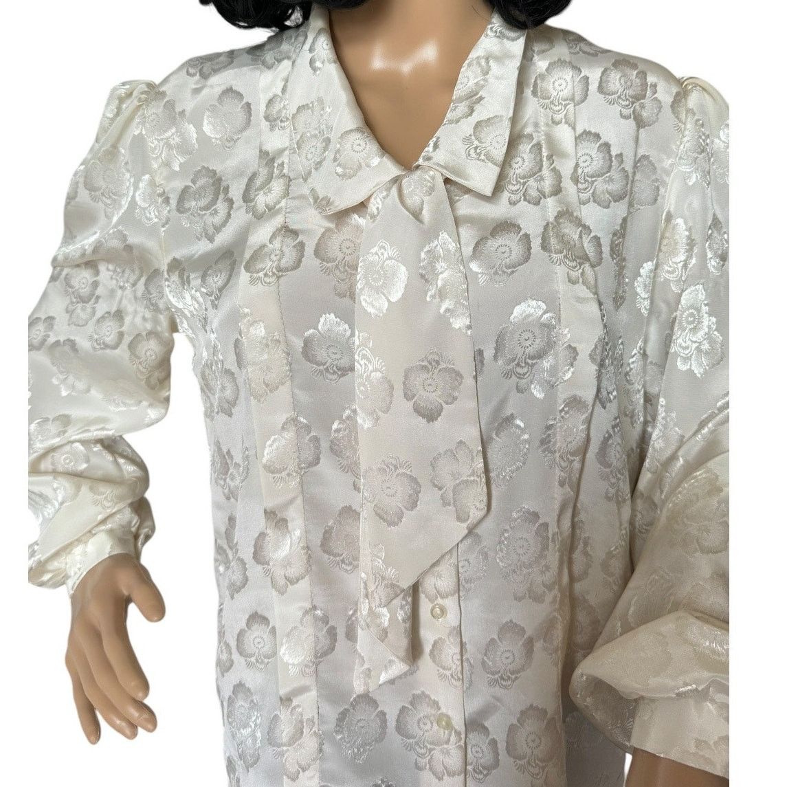 Vintage Vtg JOZELL Puff Sleeve cream print blouse necktie 9/10 Size M / US 6-8 / IT 42-44 - 3 Thumbnail