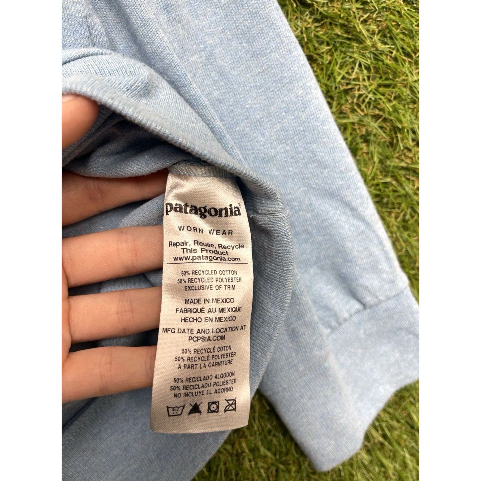 Patagonia Patagonia Shirt Mens Small Powder Blue Long Sleeve Responsibili-Tee Regular Fit Size US S / EU 44-46 / 1 - 7 Thumbnail