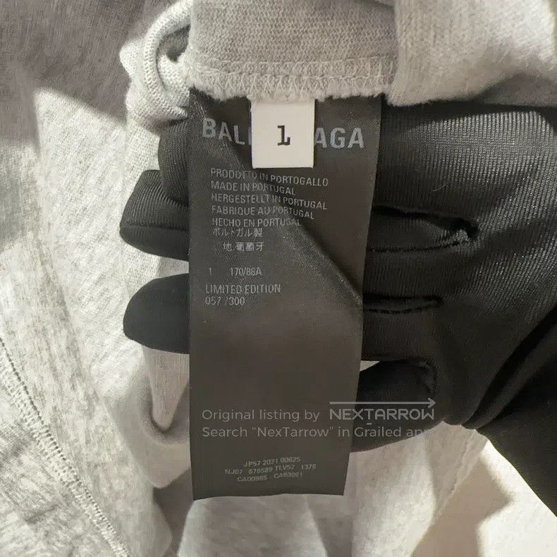 Balenciaga Balenciaga Signature letter logo limited edition distresse Size US S / EU 44-46 / 1 - 6 Thumbnail