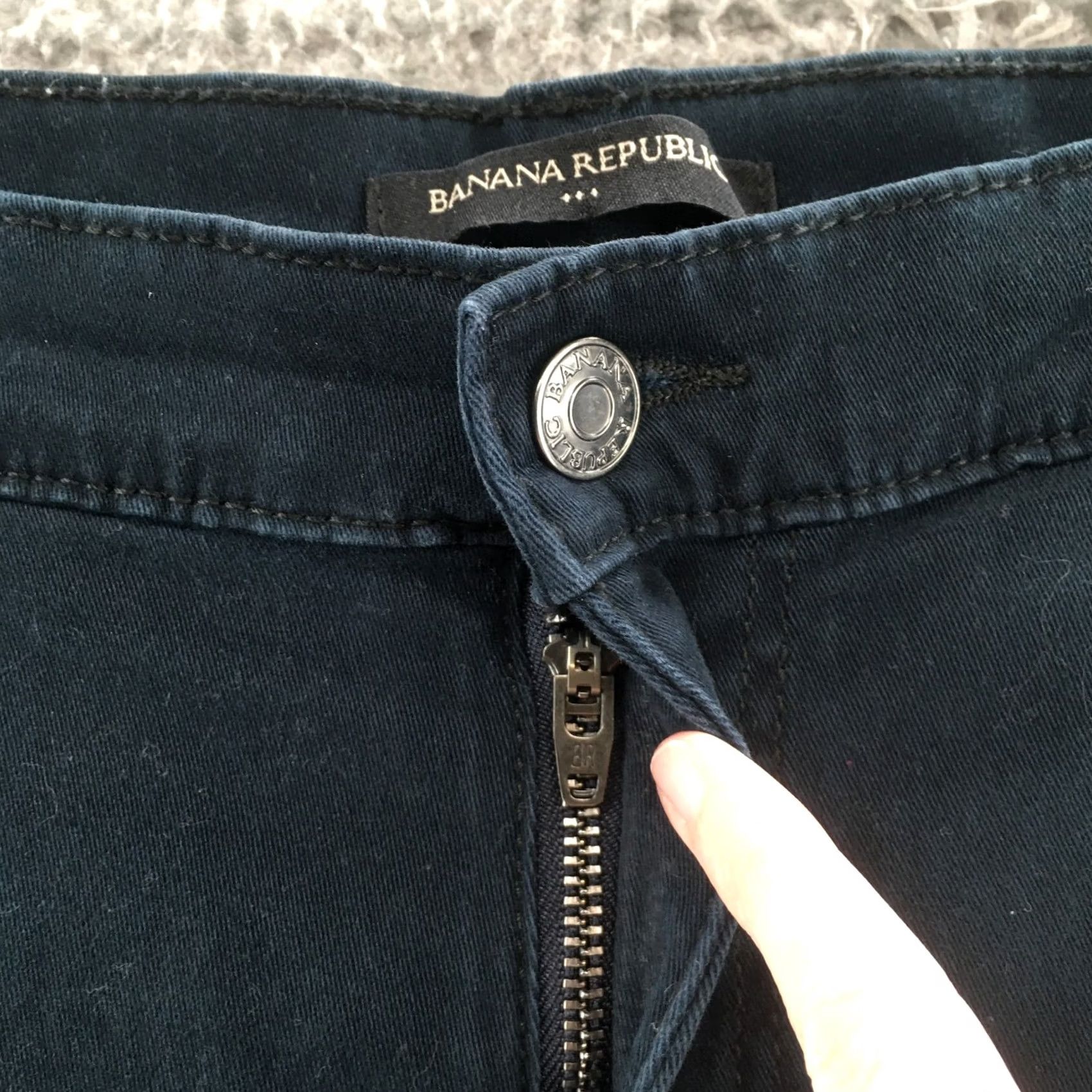 Banana Republic Banana Republic Utility Skinny Pants Womens 8 Black Cotton Blend Pants Women's Reg Skinny Casual Modern Mens/Girls/Womens (adjust as applicable) Size 30" / US 8 / IT 44 - 3 Thumbnail