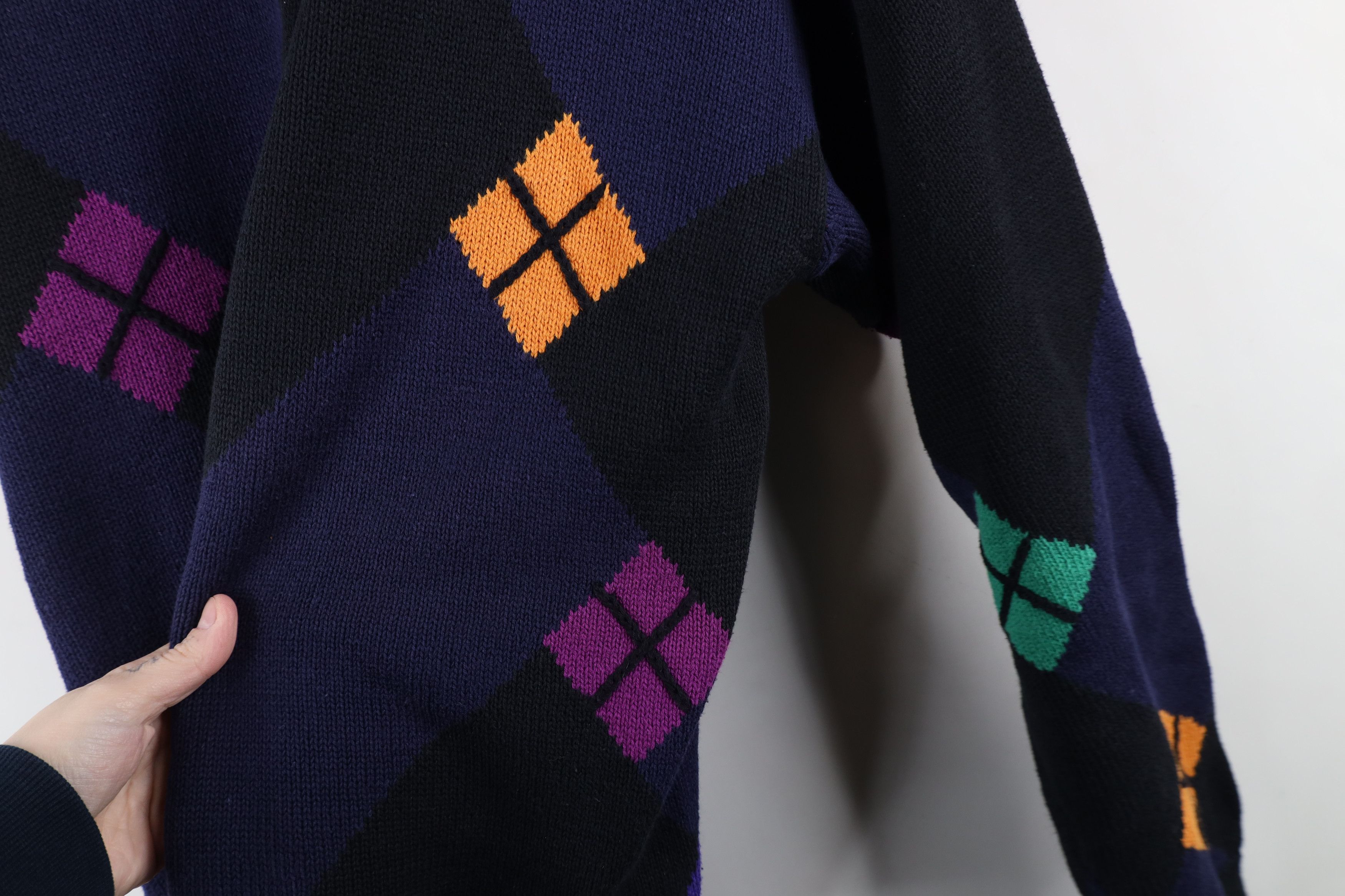 Vintage Vintage 90s Streetwear Argyle Diamond Knit Crewneck Sweater Size US L / EU 52-54 / 3 - 6 Thumbnail
