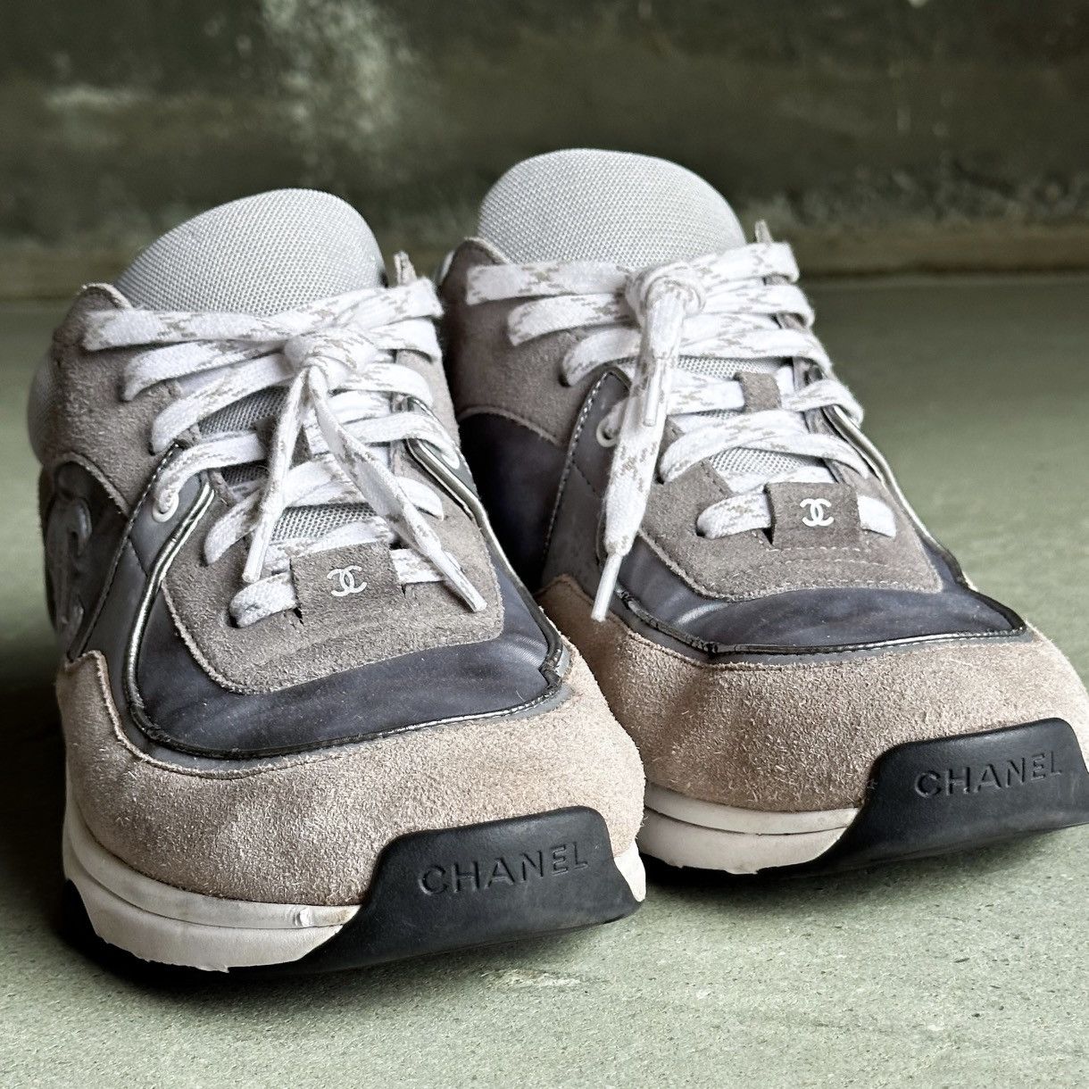 Chanel Chanel 3M CC Suede Low Top Trainer Sneakers Size US 10.5 / EU 43-44 - 3 Thumbnail