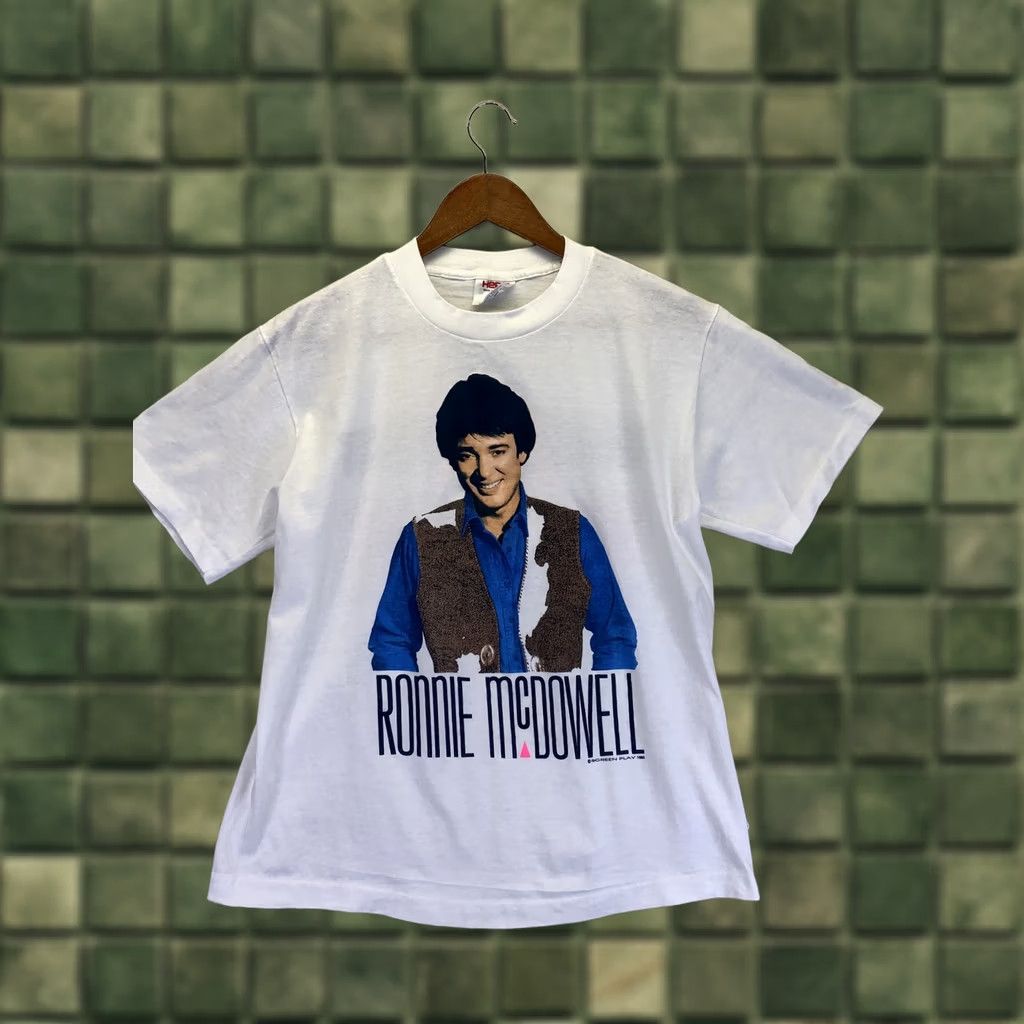 Vintage VINTAGE Ronnie McDowell White Tee Shirt Adult L White Graphic Tee Concert Unisex 1990s Mens Womens Size US L / EU 52-54 / 3 - 1 Thumbnail