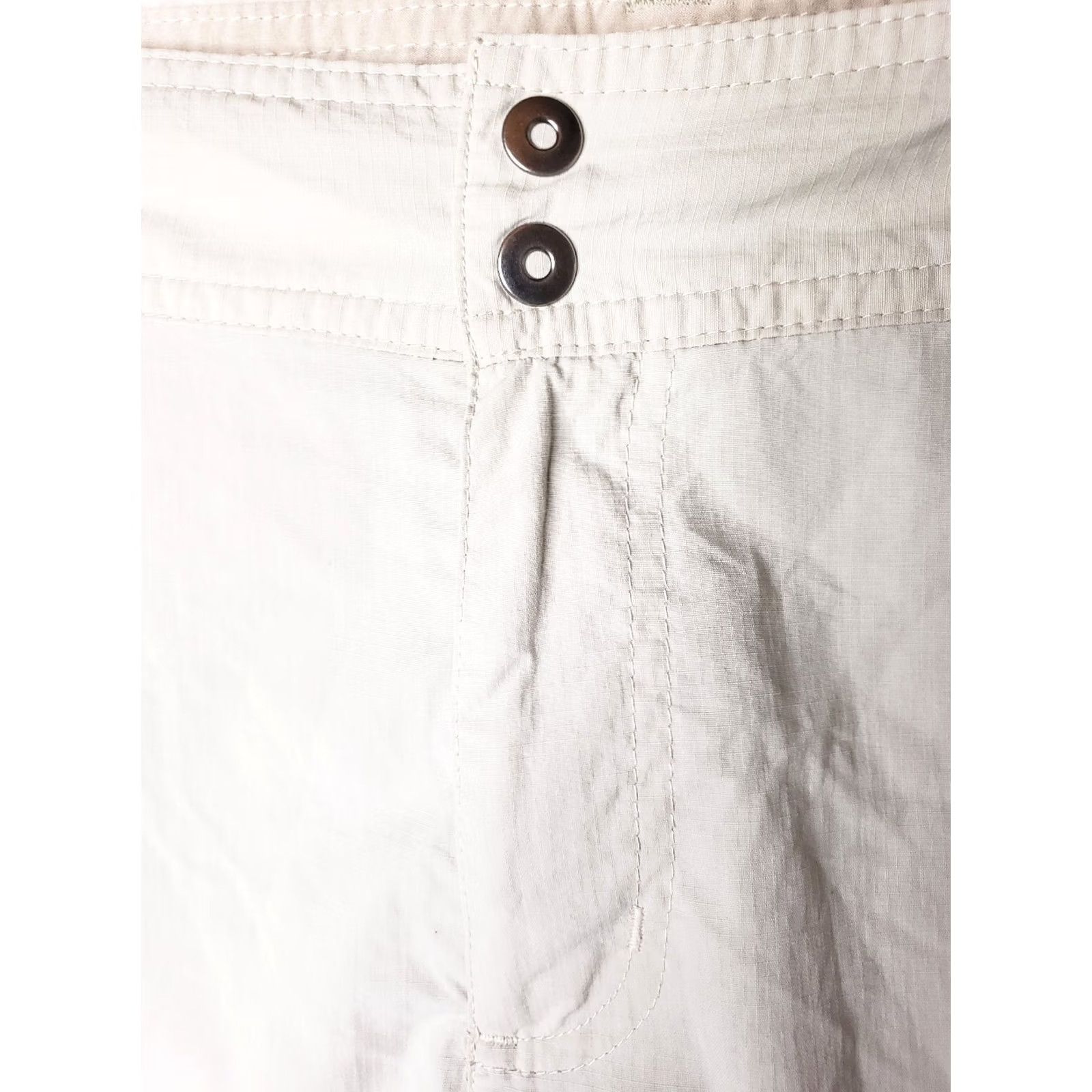 Vintage COLUMBIA Women's Size 16 Khaki Nylon 8" Inseam Cargo Shorts Omni-Shade Beige Size 38" / US 16 / IT 52 - 4 Thumbnail