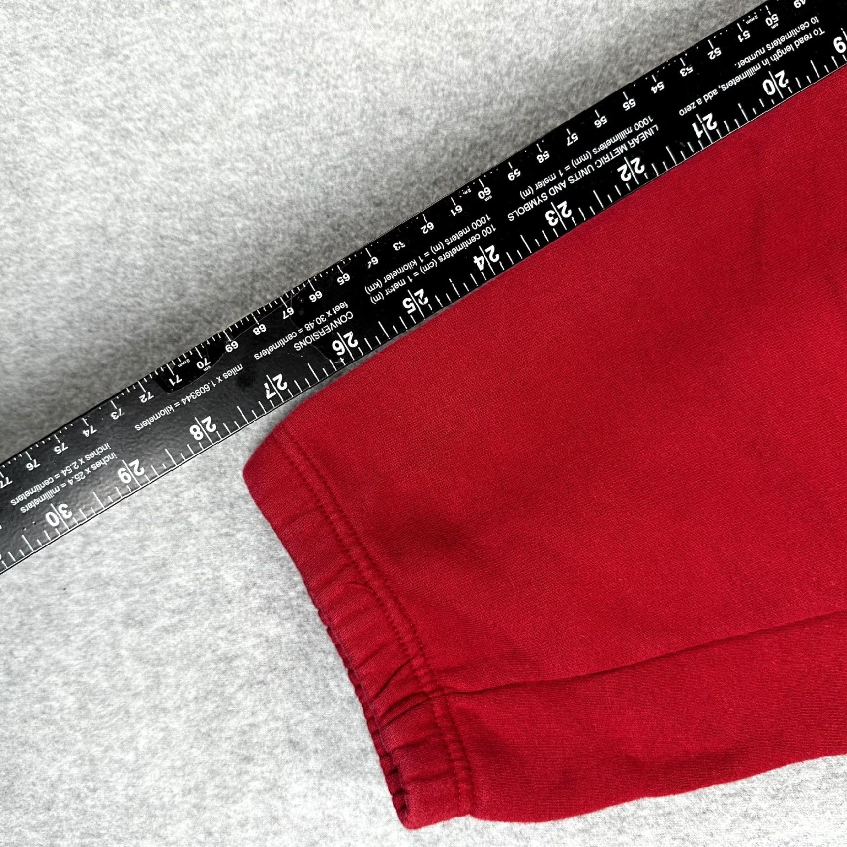 Nike VINTAGE Nike Sweatpants Mens M Red Fleece Jogger Pants Elastic Waist Size US 31 - 4 Thumbnail