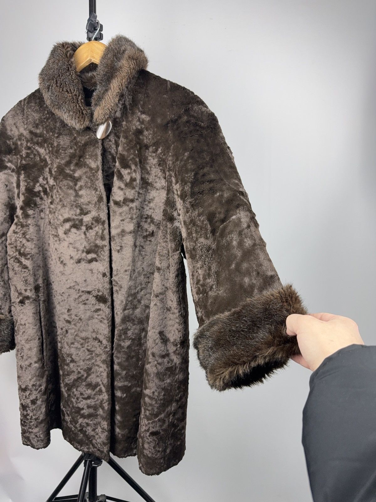 Japanese Brand Vintage Luxury Avant Garde Retro Japanese Fur Mohair Coat Size S / US 4 / IT 40 - 4 Thumbnail