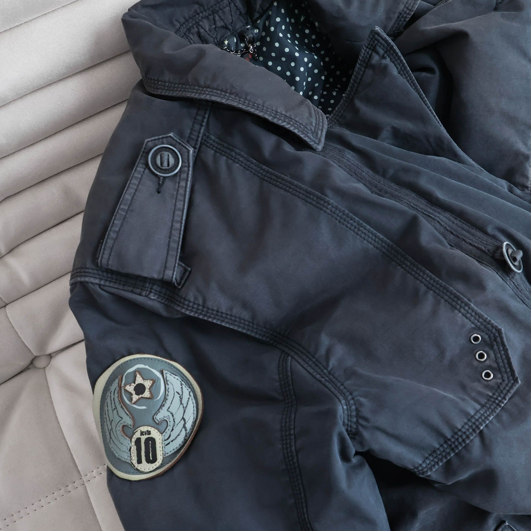 Levi's Vintage Clothing Y2K Levi's Heavy Parka Naturally Sun Fading And Distressing Size US L / EU 52-54 / 3 - 4 Thumbnail