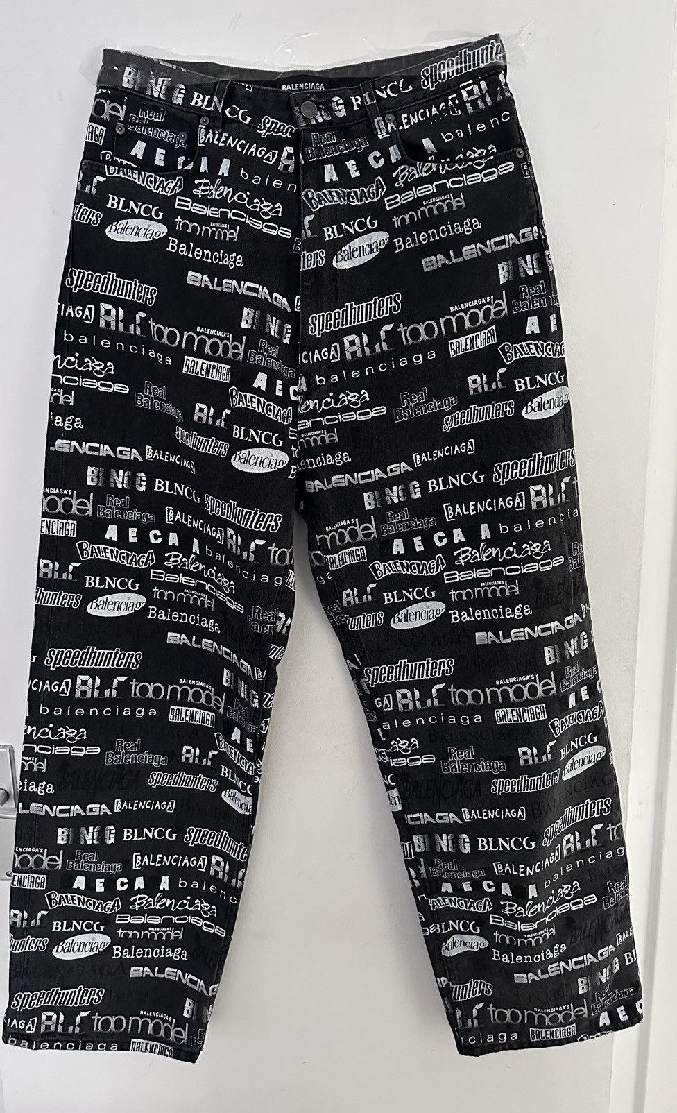 Balenciaga BALENCIAGA – TV Show Logo Print Wide Leg Denim Jeans Size US 43 - 1 Thumbnail