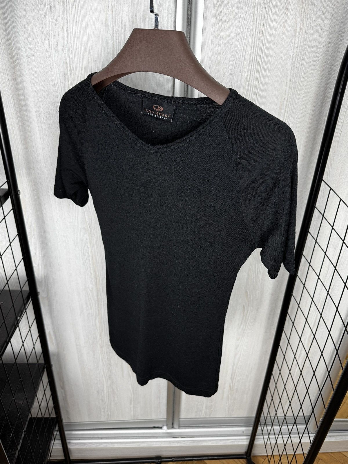 Icebreaker Icebreaker New Zealand Merino black basic tee shirt sz M Size US M / EU 48-50 / 2 - 6 Thumbnail