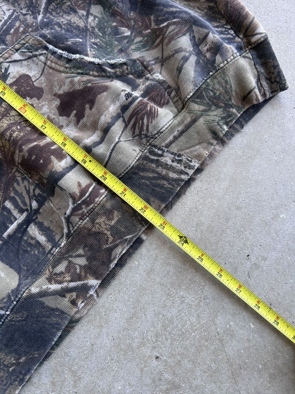 Other Vintage Essential Distressed RealTree Spell-out Hoodie Size US L / EU 52-54 / 3 - 7 Thumbnail