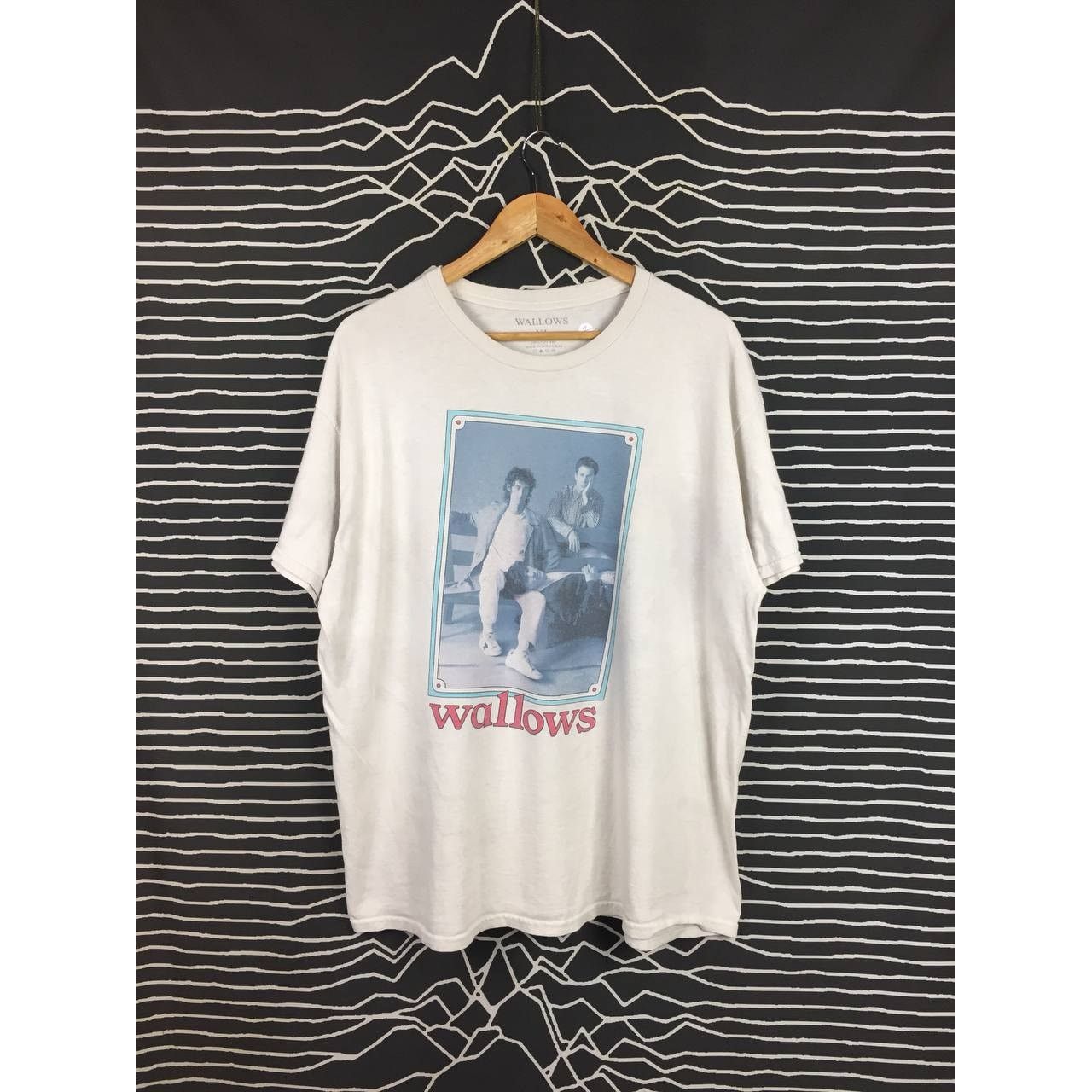 Band Tees Wallows Indie Rock Band Tell Me That It's Over Tour 2022 Tee Size US XL / EU 56 / 4 - 2 Thumbnail