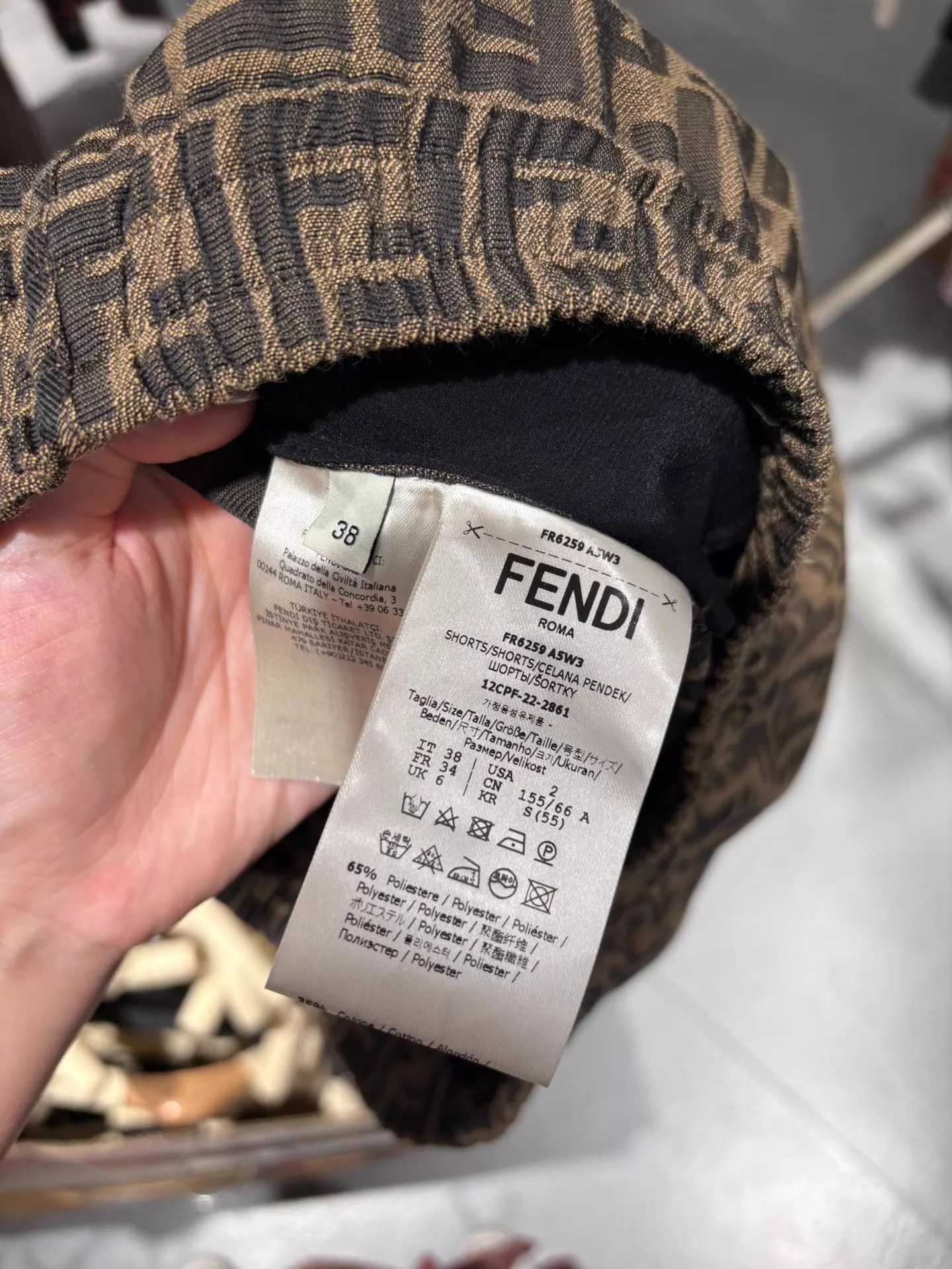 Fendi Fendi All Over Logo Elastic Waistband Shorts DS 38 Size 26" / US 2 / IT 38 - 5 Thumbnail