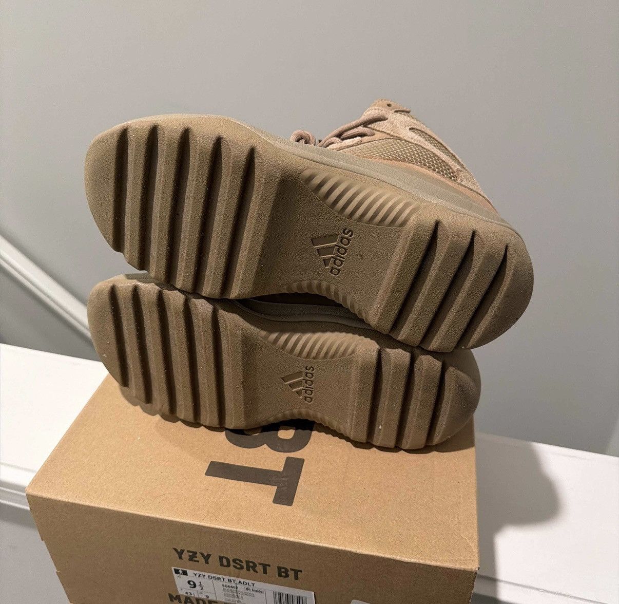 Yeezy Yeezy DSRT Boot - Sand Size US 9.5 / EU 42-43 - 6 Thumbnail