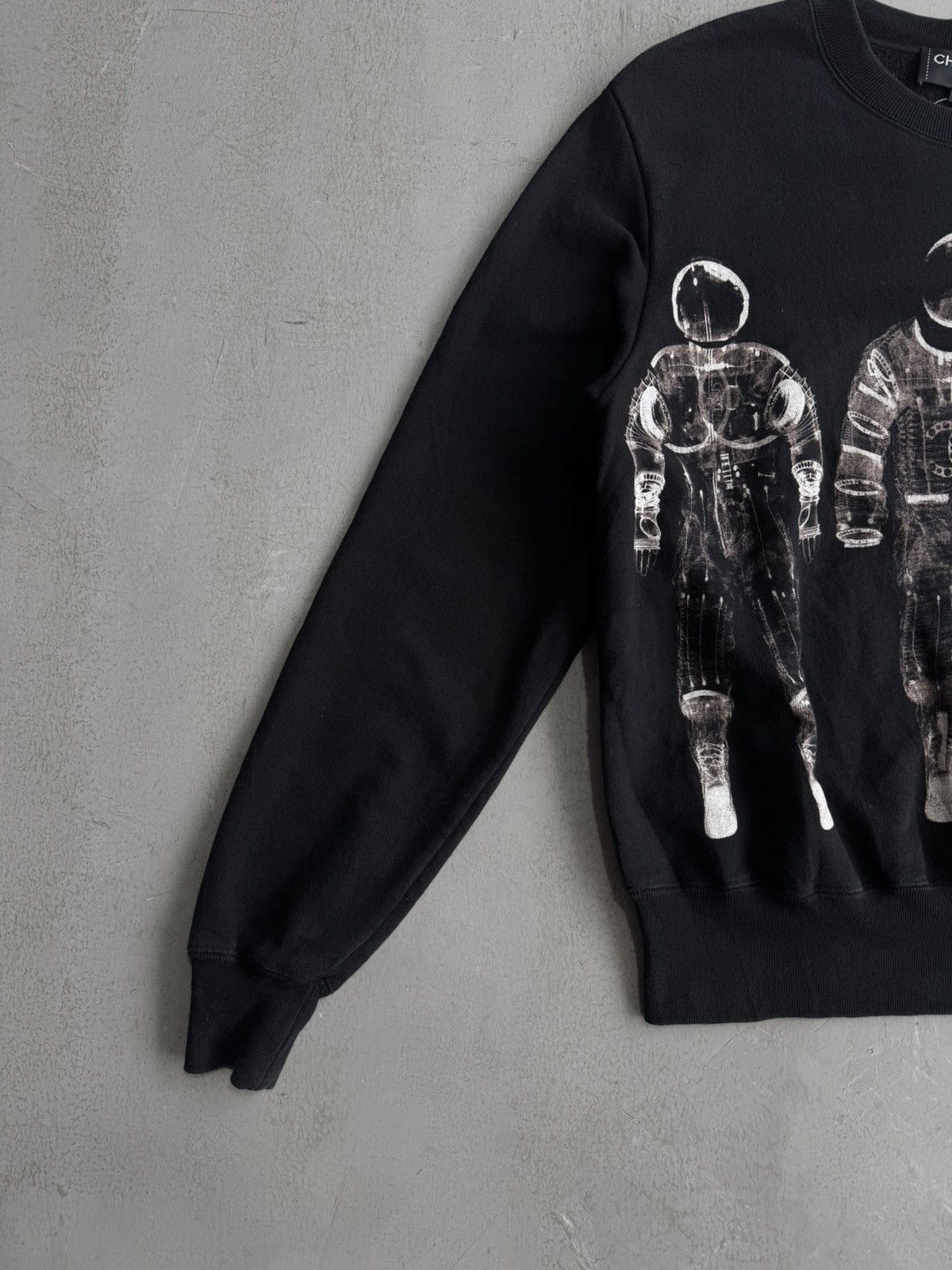 Chanel F/W 2017 - Chanel Runway Astronaut Crewneck Size XXS / US 00 / IT 34 - 6 Thumbnail