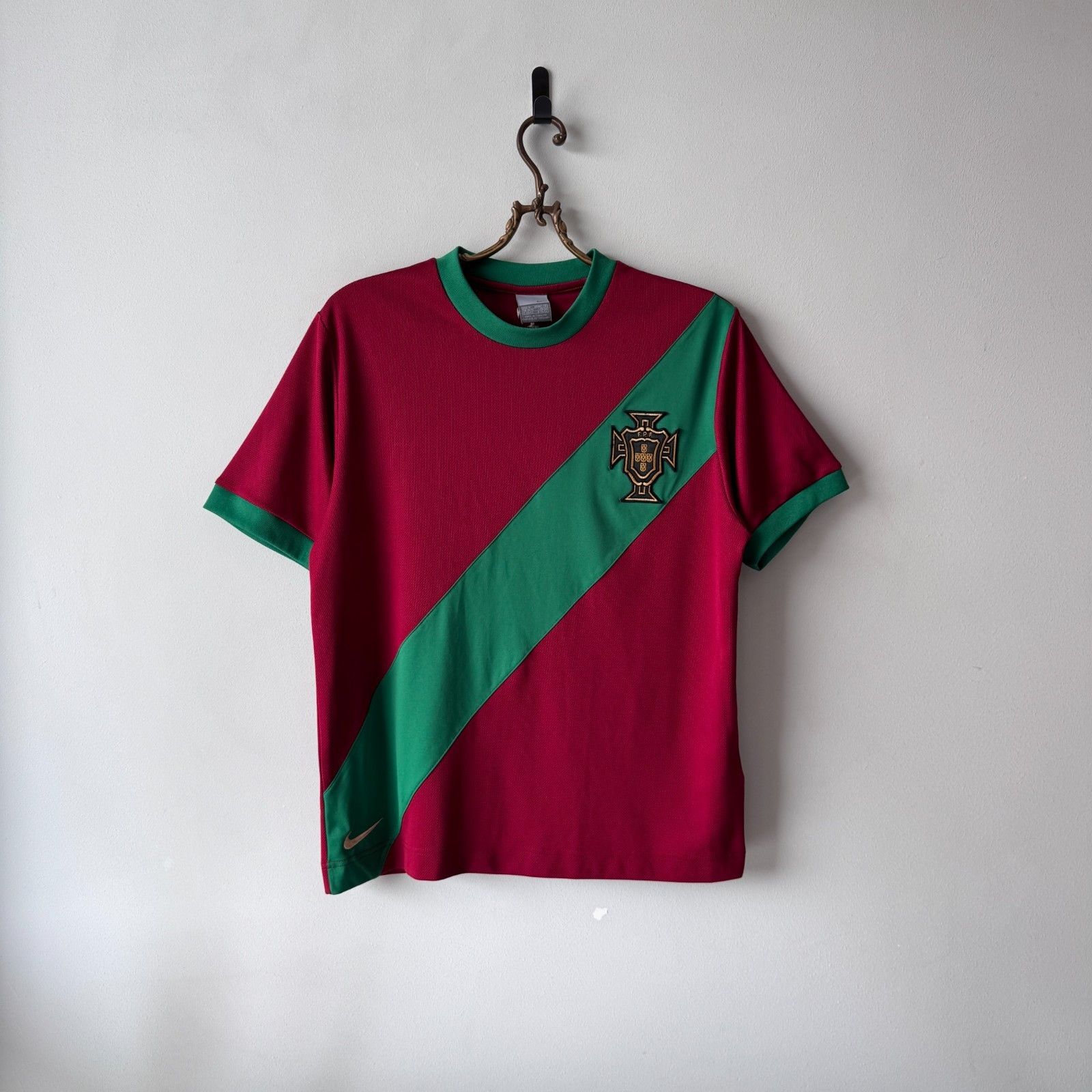 Nike Vintage Nike Cristiano Ronaldo 17 Soccer Jersey Football Size US M / EU 48-50 / 2 - 1 Thumbnail