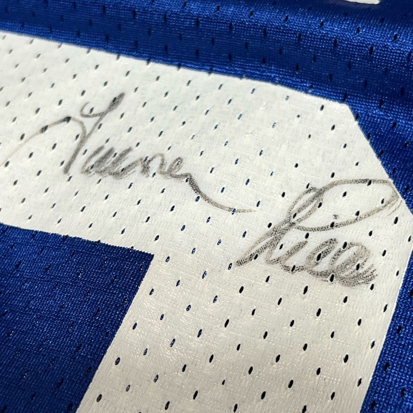 Nike University of Buffalo Bulls Game Worn Signed Auto Jersey Y2K Size US XL / EU 56 / 4 - 5 Thumbnail