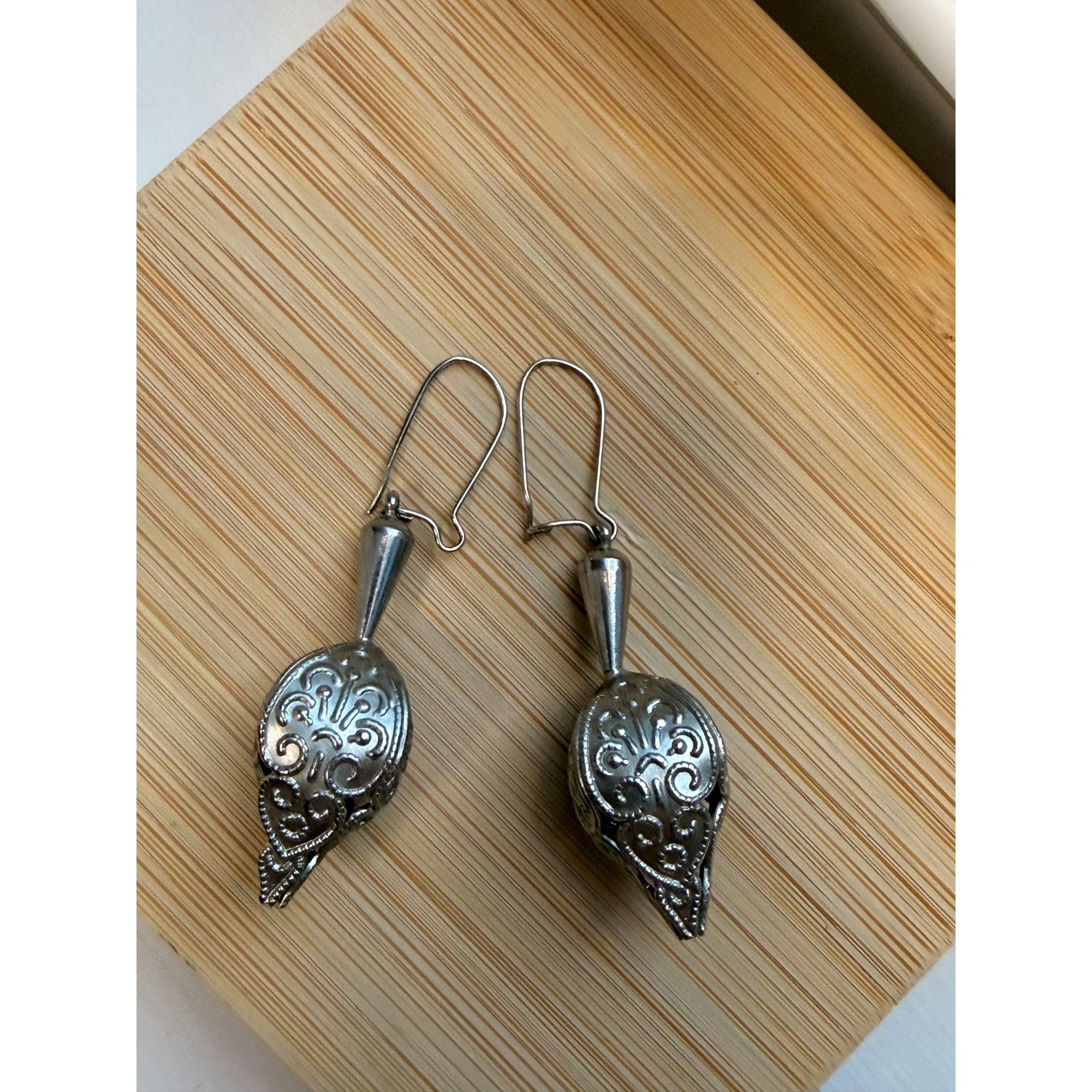 Other Silver ornate Filigree Teardrop Dangle Earrings Size ONE SIZE - 1 Thumbnail