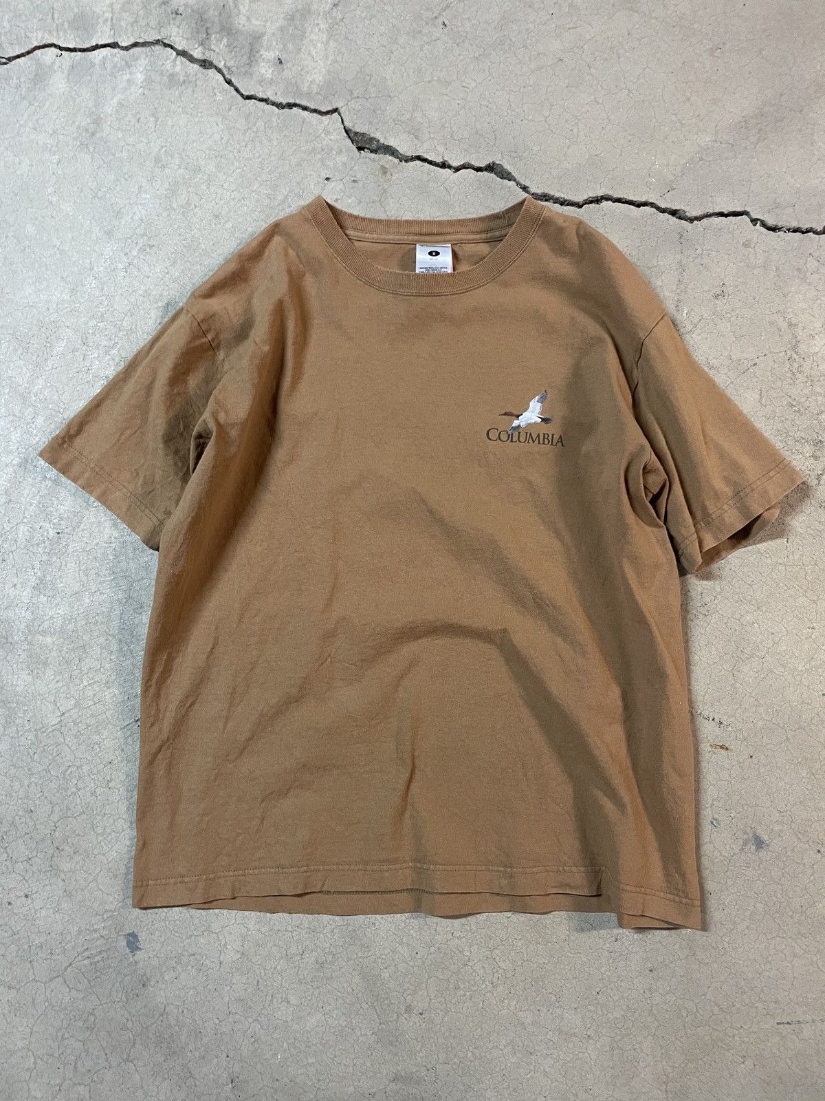Columbia Vintage 00’s Columbia Goose Graphic Tee Tan Size Med Size US M / EU 48-50 / 2 - 2 Thumbnail