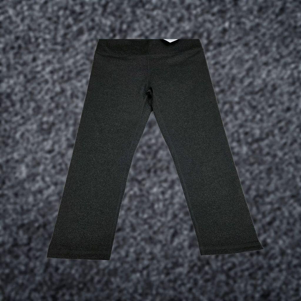 Fabletics Fabletics Salar Capri Leggings Grey M/6-8 Womens Activewear Slim Pull On Inside Waist Pocket Capris Size 32" / US 10 / IT 46 - 1 Thumbnail