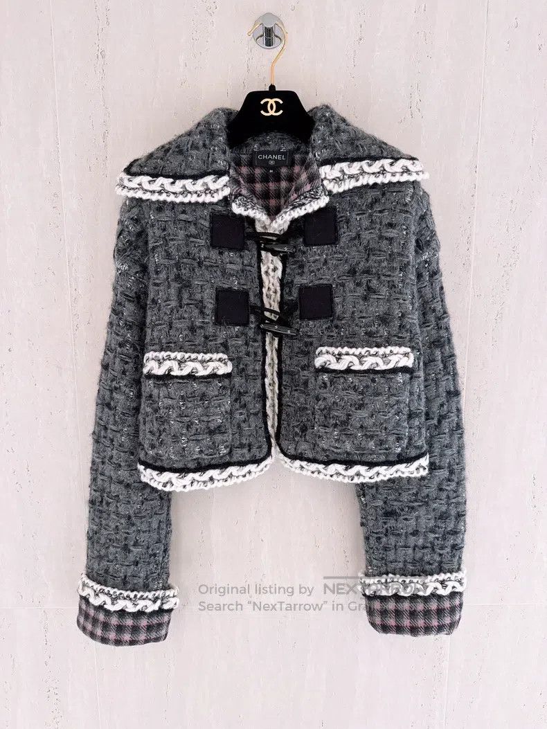 Chanel Chanel 21B Autumn and Winter Preview Gray Ox Horn Buckle C Size XS / US 0-2 / IT 36-38 - 1 Thumbnail