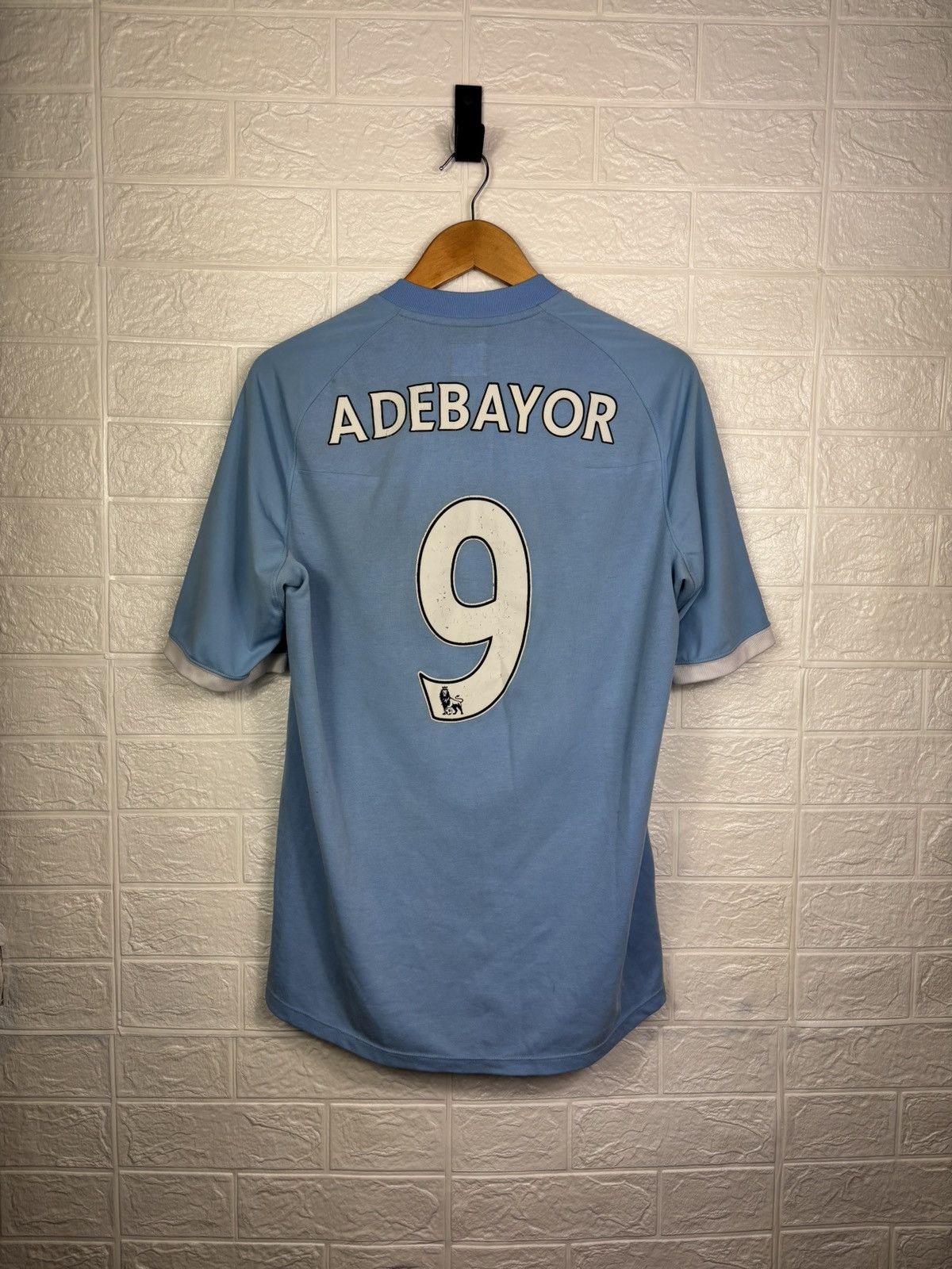 Umbro MANCHESTER CITY 2010 2011 HOME JERSEY UMBRO MEN #9 ADEBAYOR Size US L / EU 52-54 / 3 - 21 Thumbnail