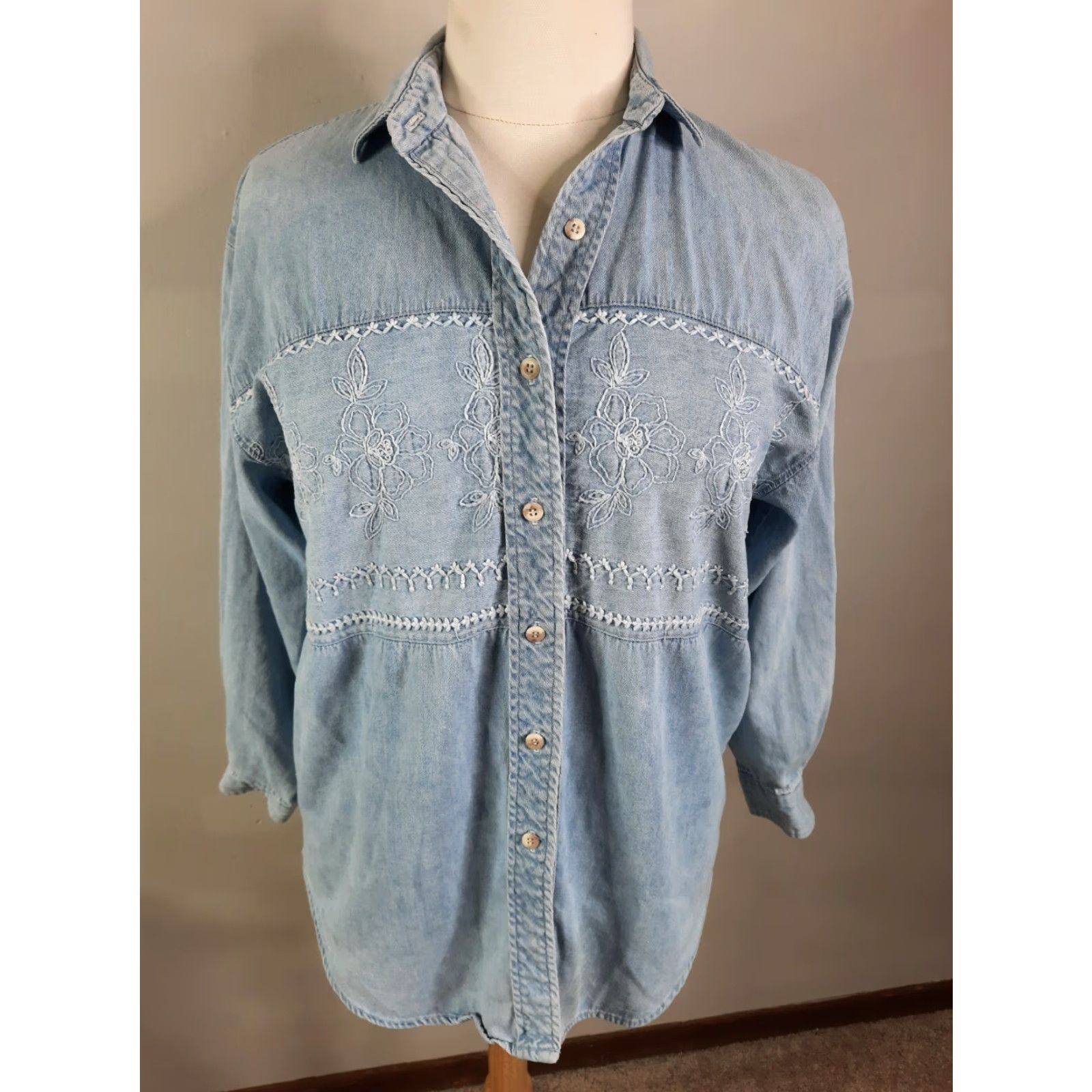 Denime VINTAGE L2S 1990s Oversized Denim Embroidered Floral Grunge Shirt Top Large USA Mens Womens Boys Girls Size L / US 10 / IT 46 - 5 Thumbnail