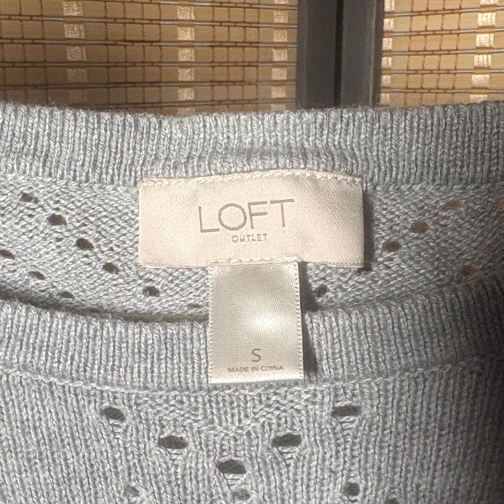 Loft LOFT Light Gray Knit Top Size S / US 4 / IT 40 - 2 Thumbnail