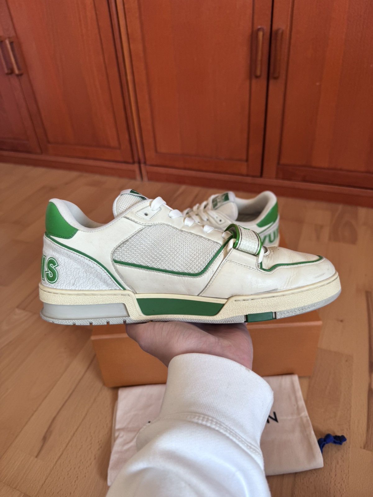 Louis Vuitton Louis Vuitton LV Trainer White Green Velcro Strap Size US 10.5 / EU 43-44 - 4 Thumbnail