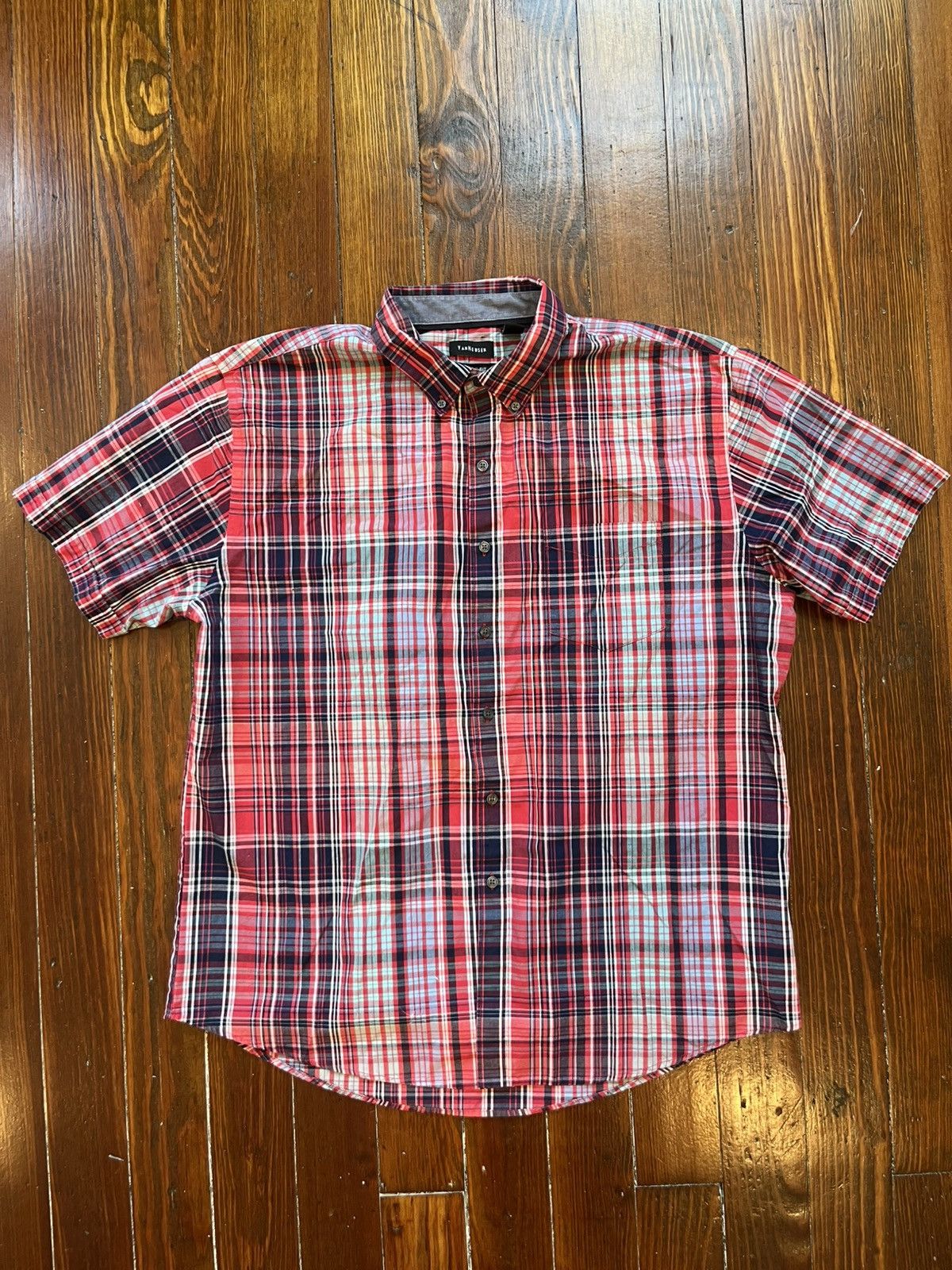 Van Heusen Van Heusen Classic Fit Short Sleeve Button-Up XL Size US XL / EU 56 / 4 - 1 Thumbnail