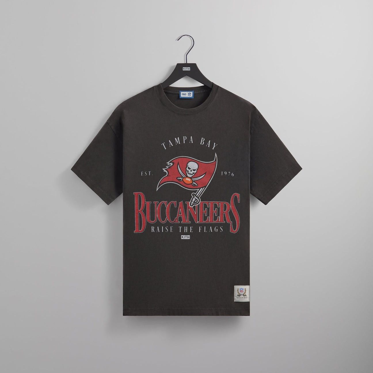 image of Kith x Nfl Buccaneers Vintage Tee in Black, Men's (Size 2XL)