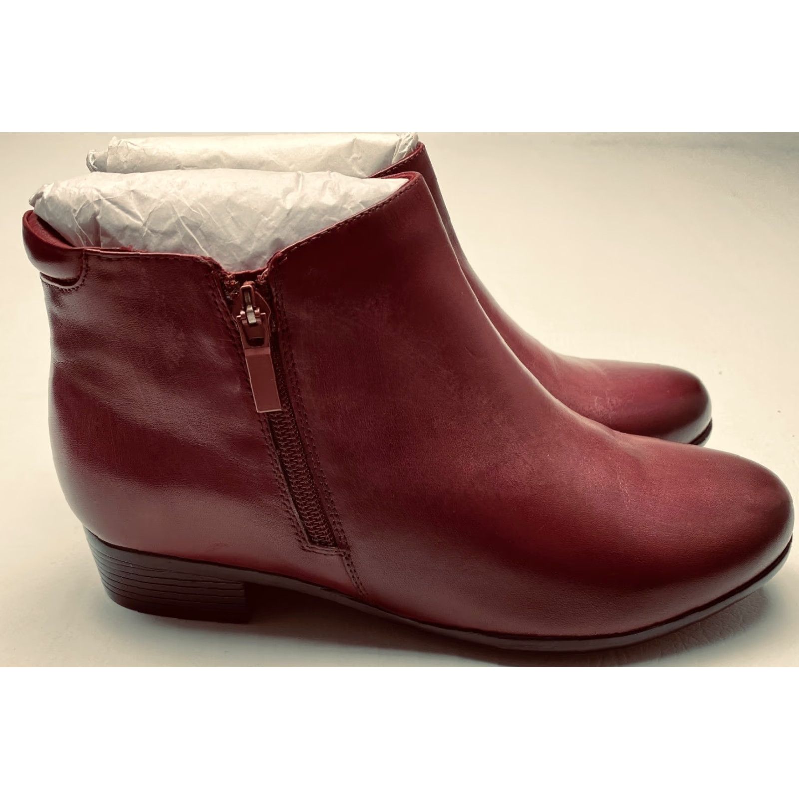 Vintage Trotters Major Bootie Womens 8WW Extra Wide Red Ankle Dual Zip Round Toe NEW NIB Size US 8 / IT 38 - 6 Thumbnail