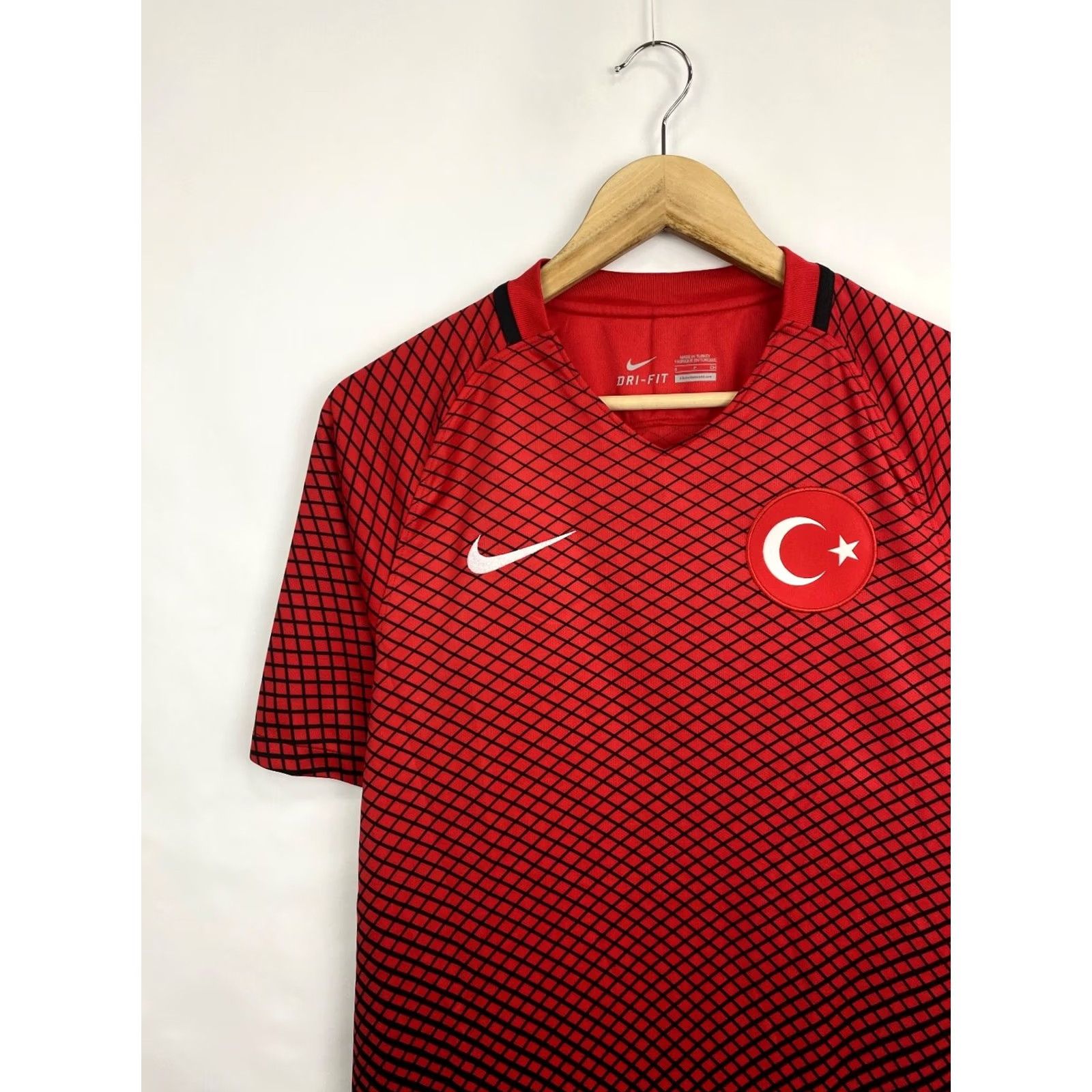 Nike Nike Turkiye Soccer Jersey T-Shirt S Red Mens Shirt Y2K 2016 Turkey Size US S / EU 44-46 / 1 - 3 Thumbnail