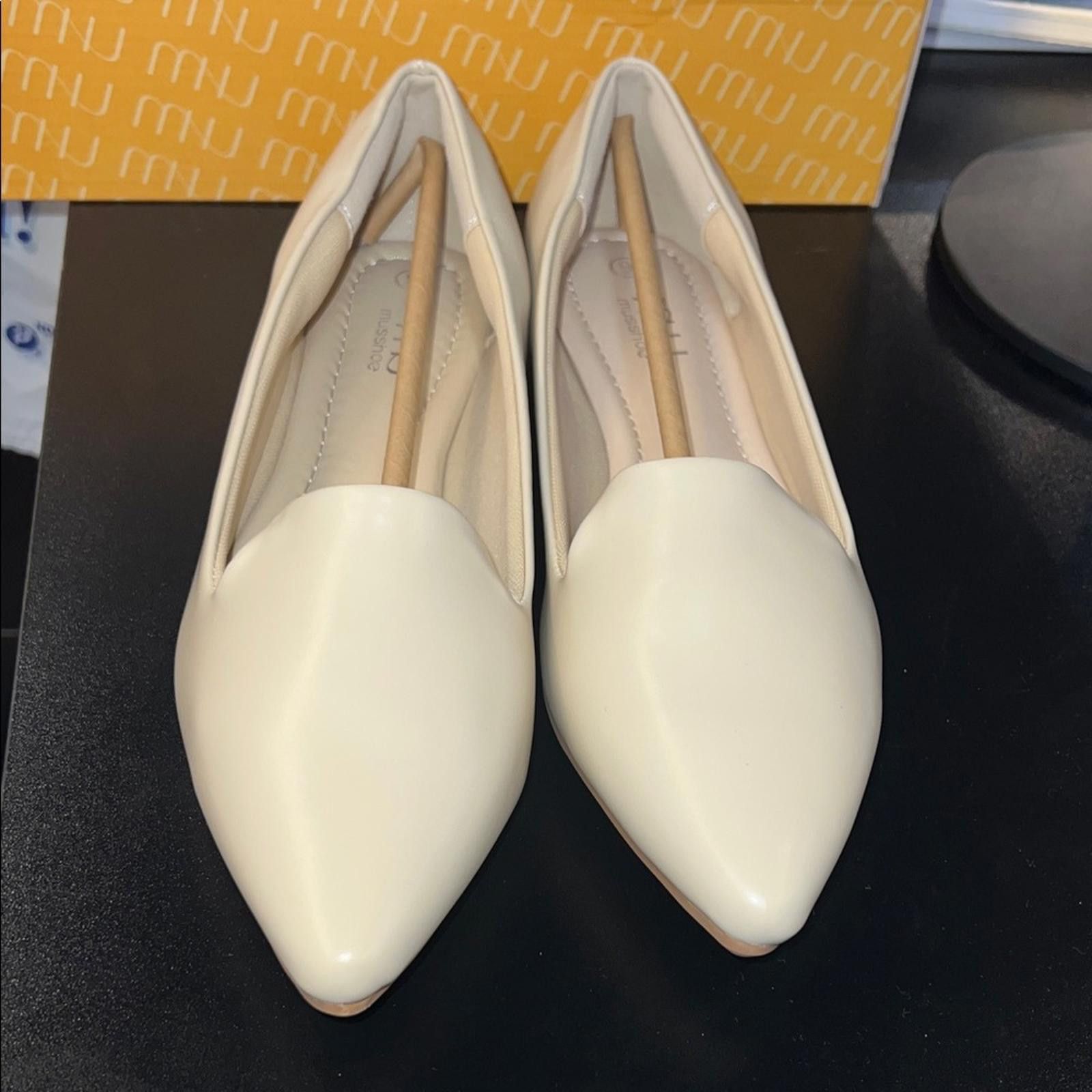 Other Elegant Cream Flats by Miu Miu Size US 9 / IT 39 - 4 Thumbnail