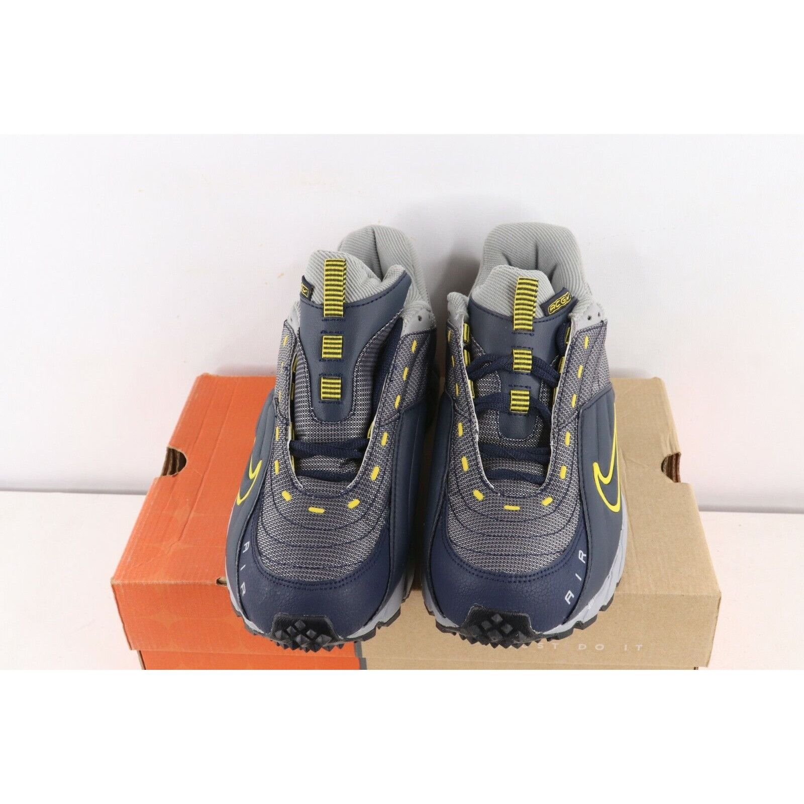 Nike × Nike ACG × Vintage NOS Vintage Nike ACG Air Terra Trail Hiking Running Shoes Size US 9.5 / EU 42-43 - 2 Thumbnail