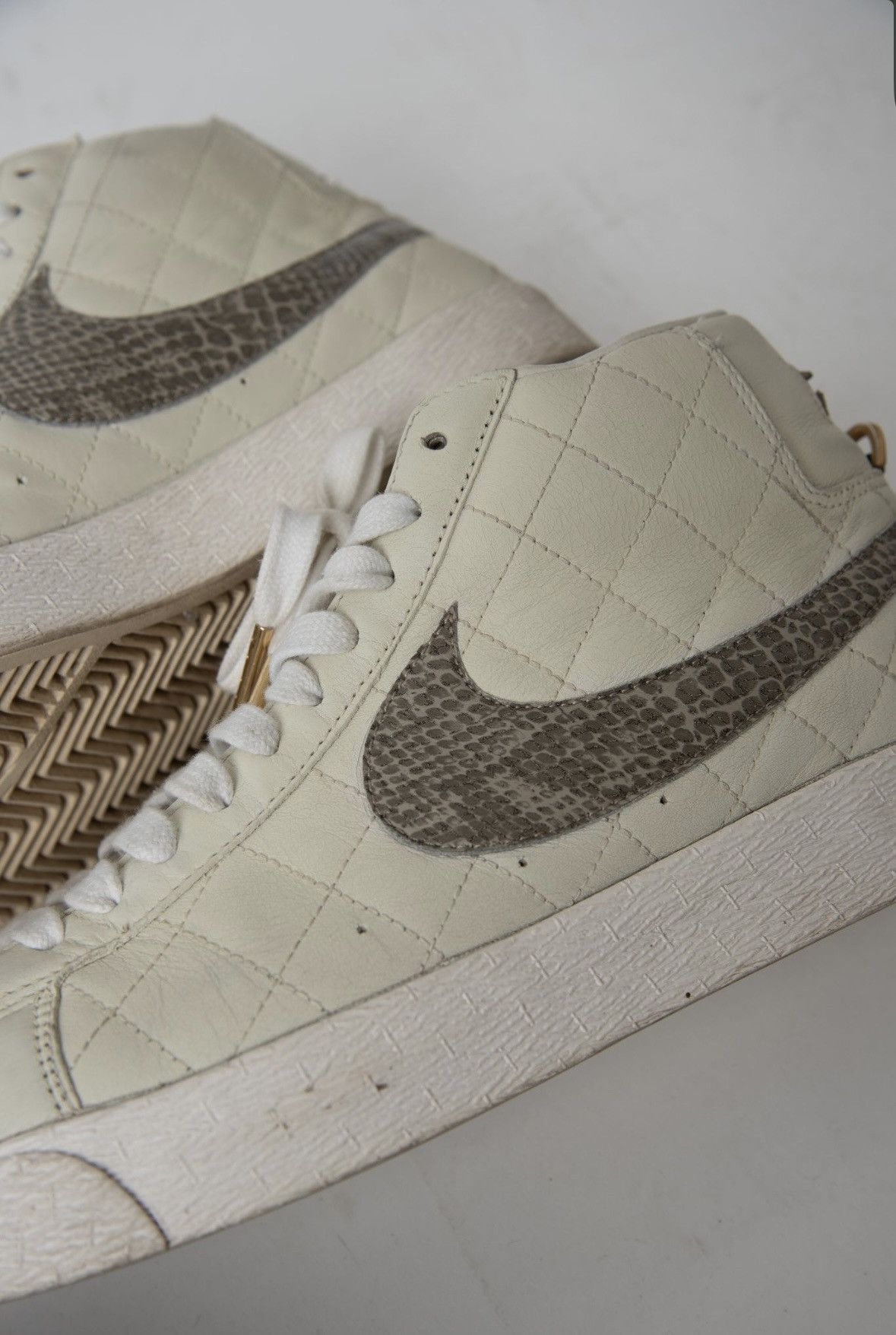 Nike × Supreme 2006 Supreme X Nike Blazers (White) Size US 11 / EU 44 - 8 Thumbnail