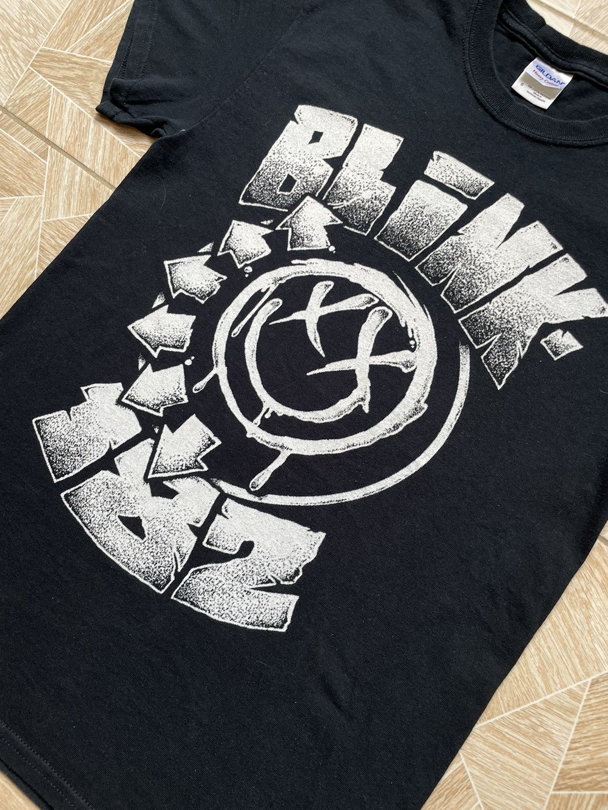 Band Tees × Vintage Vintage Band Tees Rock Blink 182 Big Logo Emoji Tee S Black Size US S / EU 44-46 / 1 - 3 Thumbnail