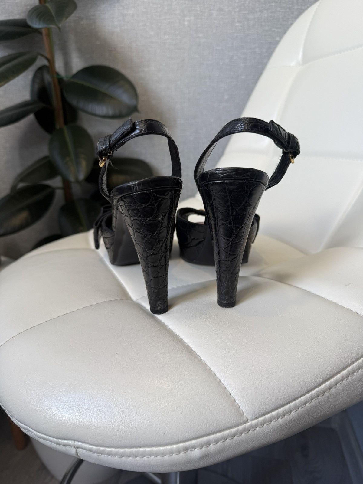 Louis Vuitton Louis Vuitton Black Crocodile Embossed Platform Sandals Heel Size US 9 / IT 39 - 21 Thumbnail