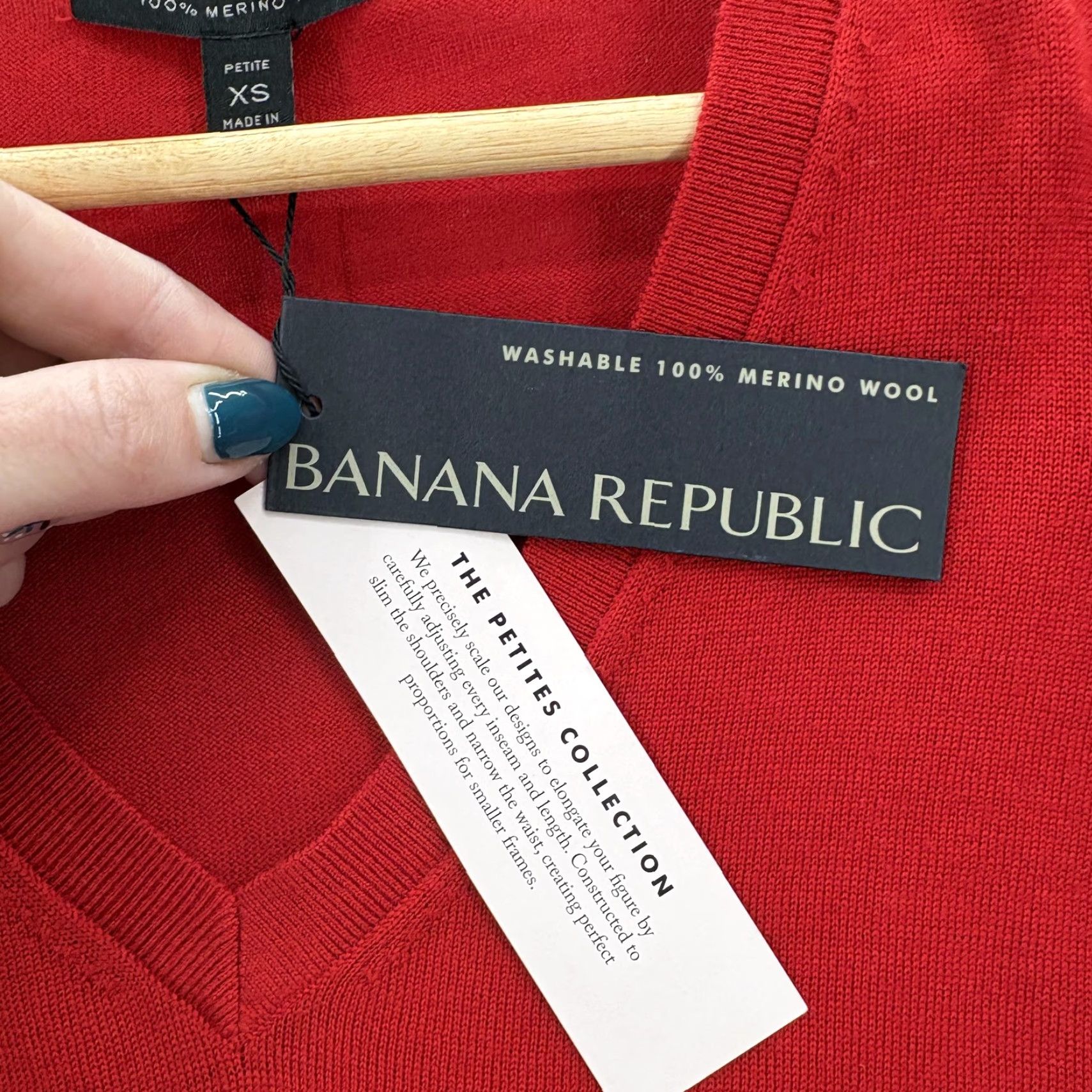 Banana Republic Banana Republic Sweater Womens XS Petite Red Merino Wool V-Neck Ruffle Pullover Size XS / US 0-2 / IT 36-38 - 5 Thumbnail