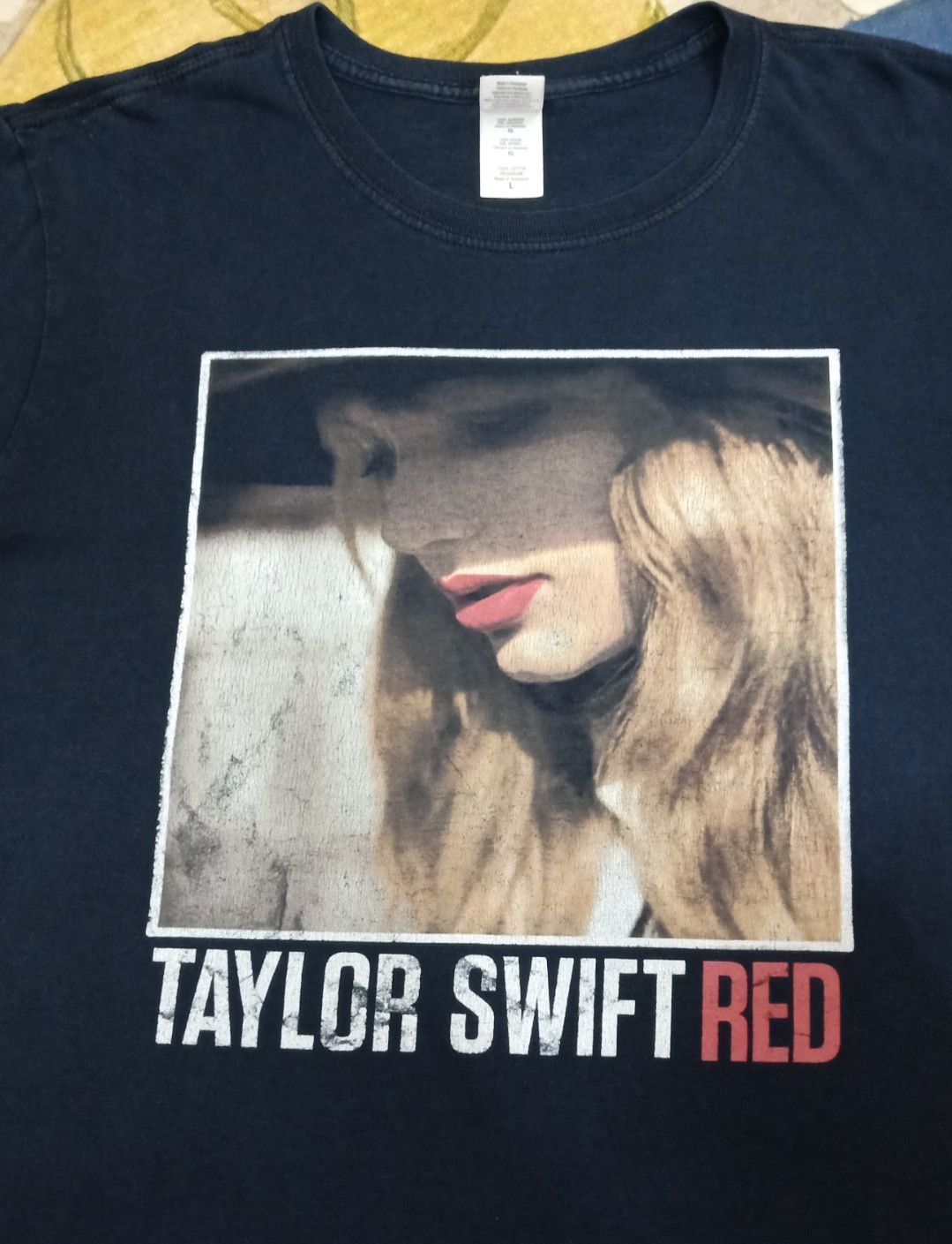 Band Tees Taylor Swift Red T-shirt Size US L / EU 52-54 / 3 - 4 Thumbnail