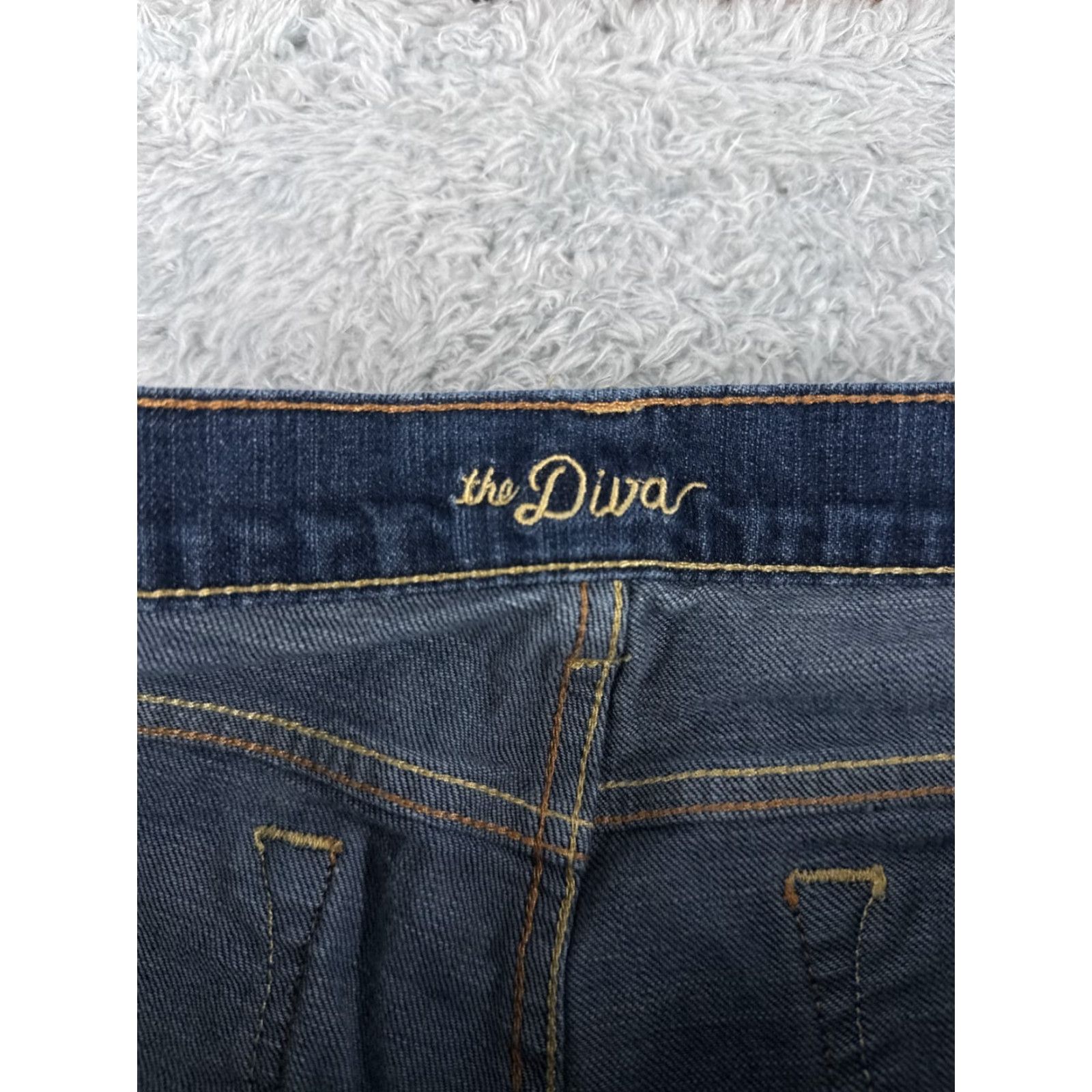 Old Navy Old Navy Jeans Women 10 Blue Denim Bootcut Low Rise 31x31 Regular Inseam 31 Denim Cotton 5-Pocket Solid Color Jeans Size 32" / US 10 / IT 46 - 6 Thumbnail