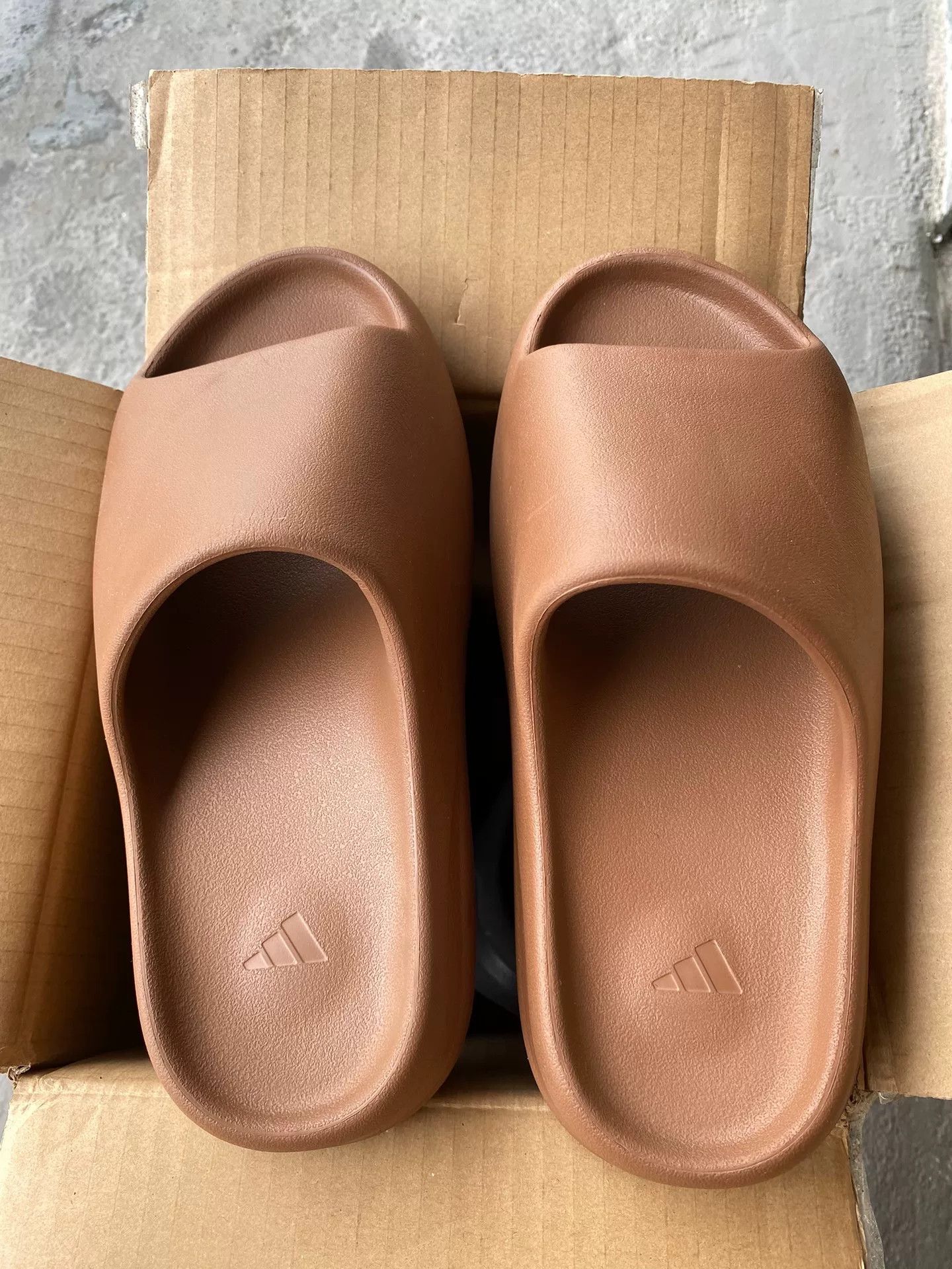 Yeezy Yeezy Linen Brown Lowtop Sneakers 10 Men Size US 10 / EU 43 - 1 Thumbnail