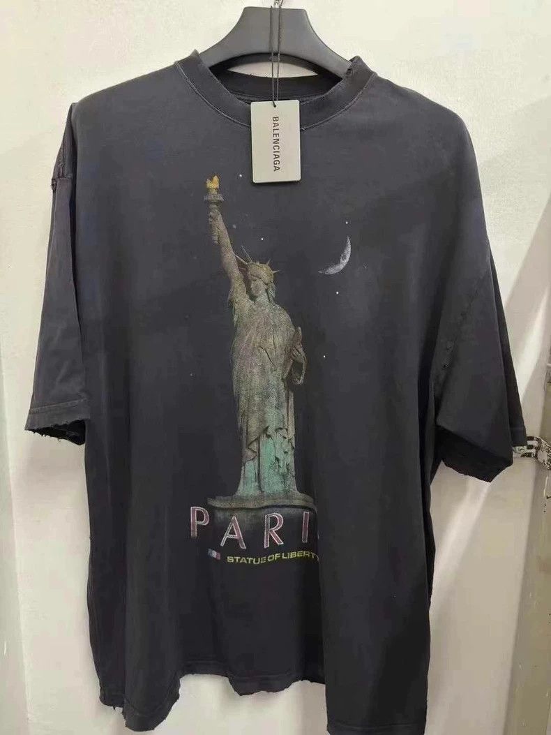 Balenciaga Balenciaga Statue of Liberty T-shirt Size US XL / EU 56 / 4 - 1 Thumbnail