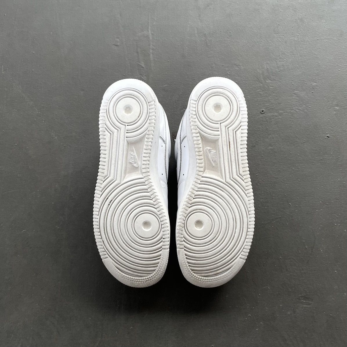 Nike × Supreme Nike Air Force 1 Low Supreme White Size US 9 / EU 42 - 8 Thumbnail