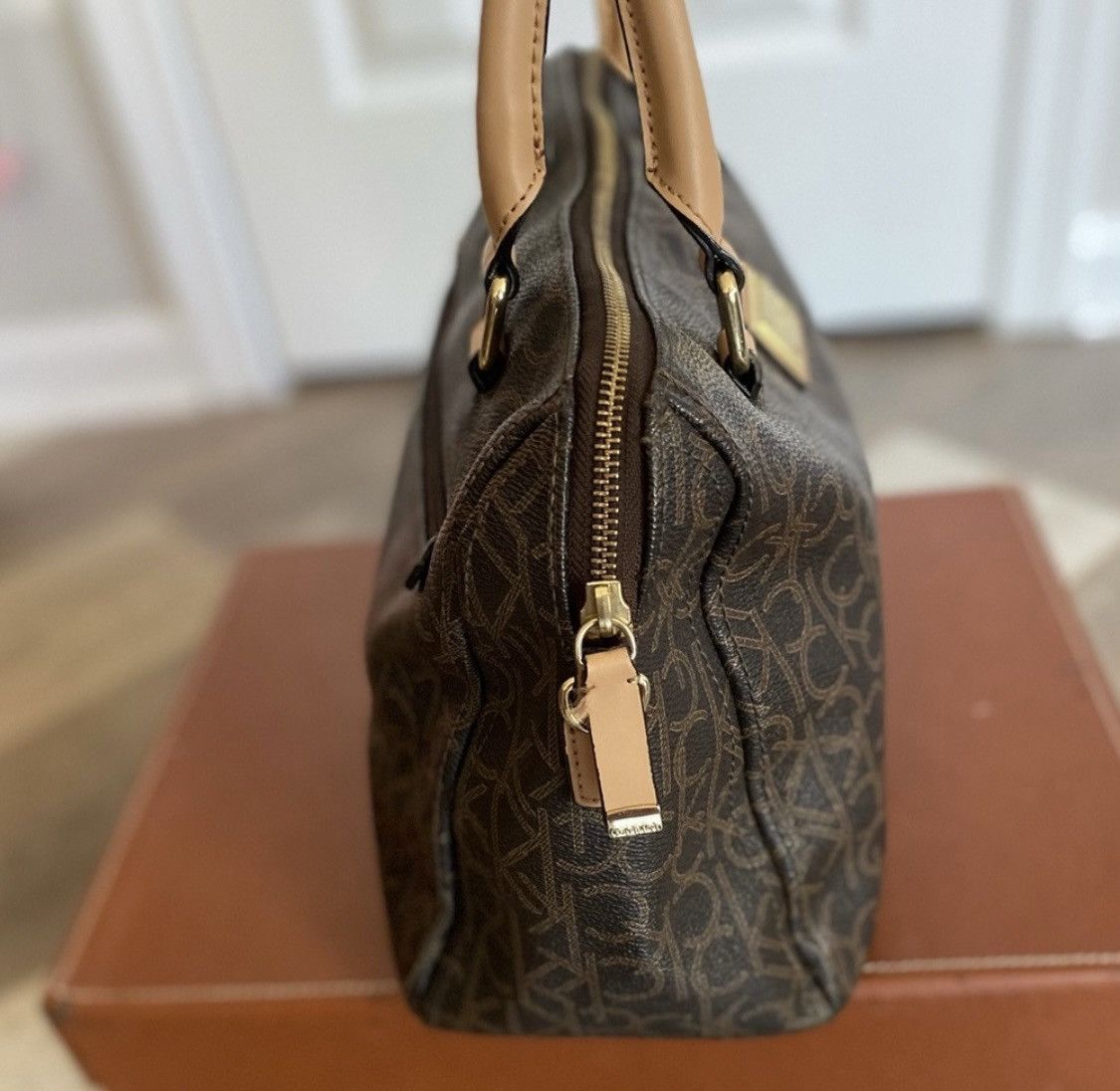 Calvin Klein CALVIN KLEIN LEATHER CK LOGO SATCHEL PURSE HANDBAG Size ONE SIZE - 3 Thumbnail